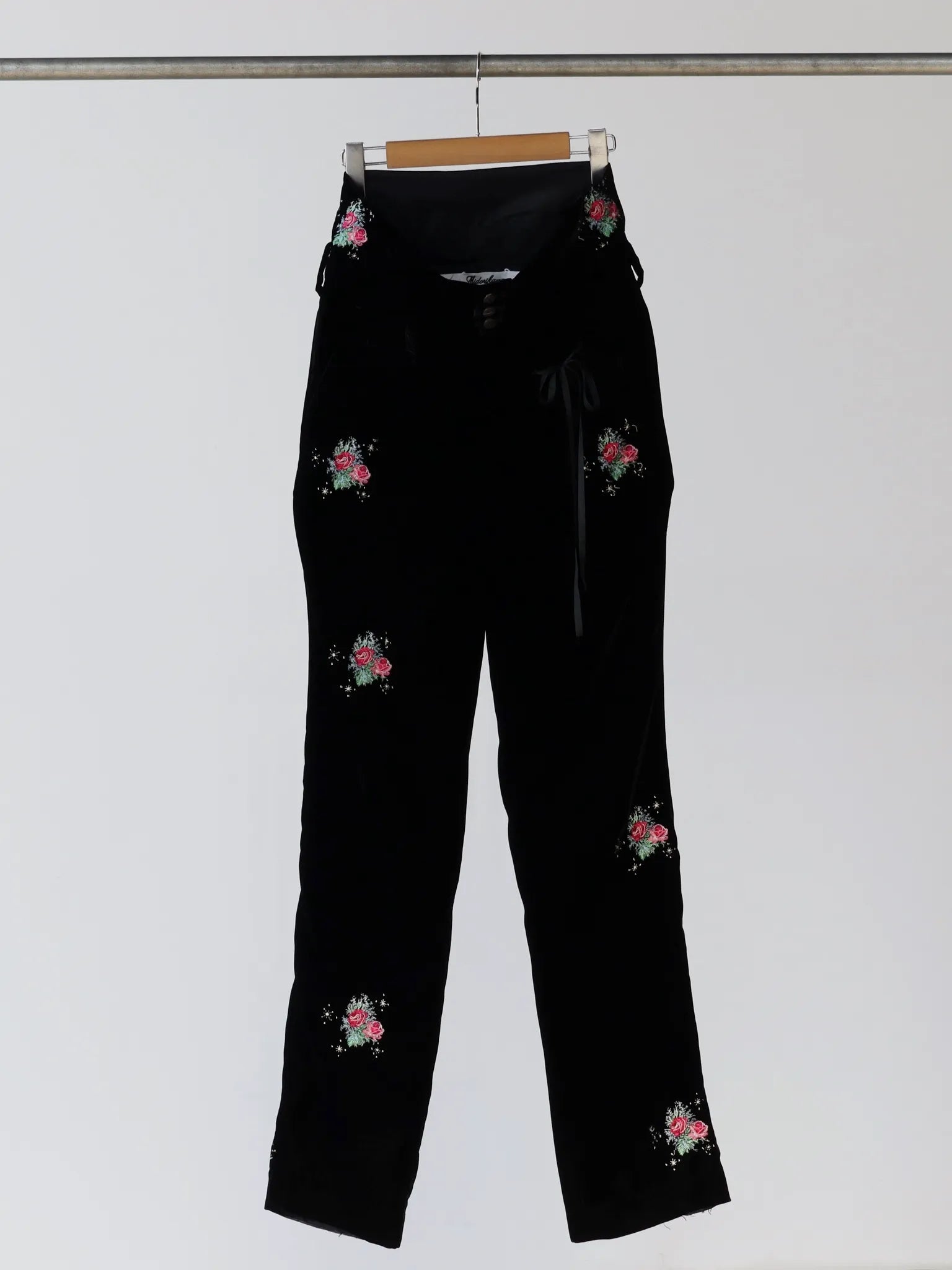 midorikawa-velvet-embroidery-pants-black-embroidery-1
