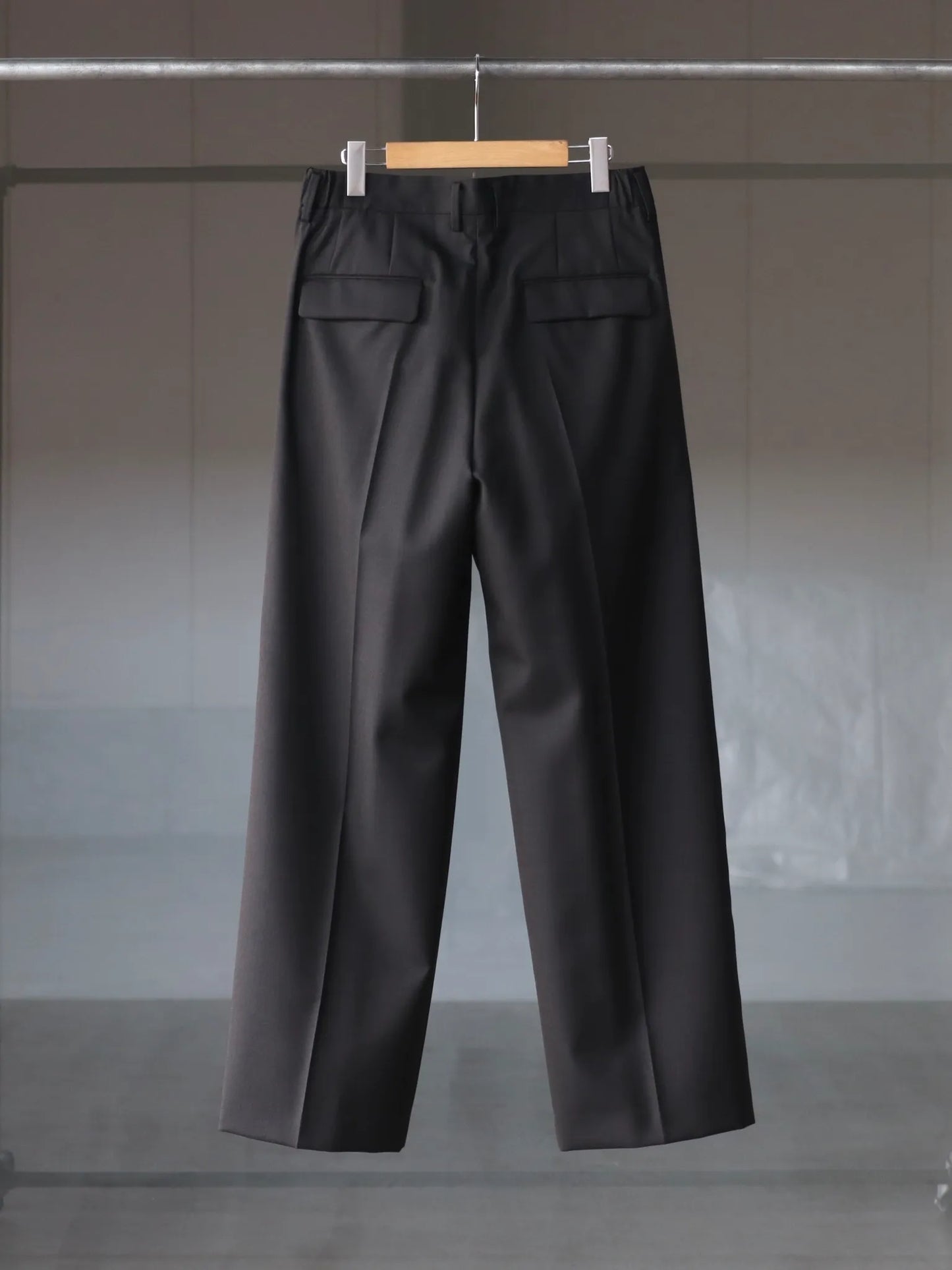 irenisa-two-tucks-wide-trousers-dark-charcoal-2