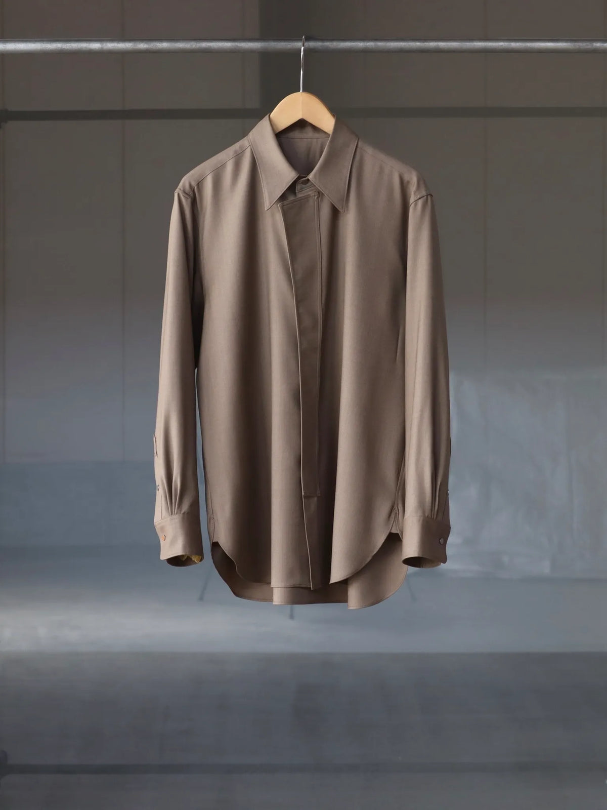 トップス IRENISA ORNAMENTAL FLY FRONT SHIRT IRENISA ORNAMENTAL FLY FRONT SHIRT MOCHA BEIGE | CASANOVA&CO
