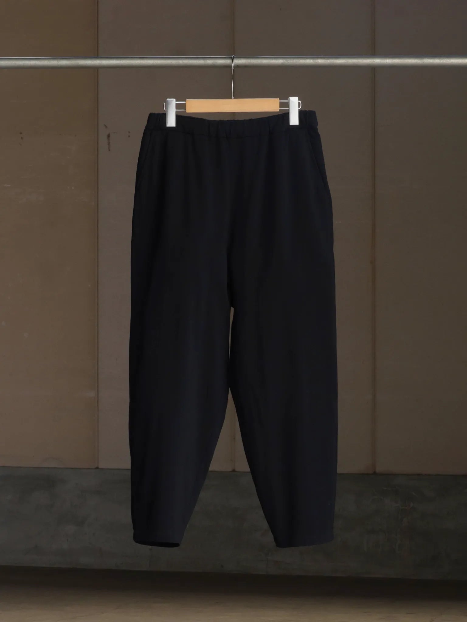 wonder-room-seascape-room-slacks-black-1