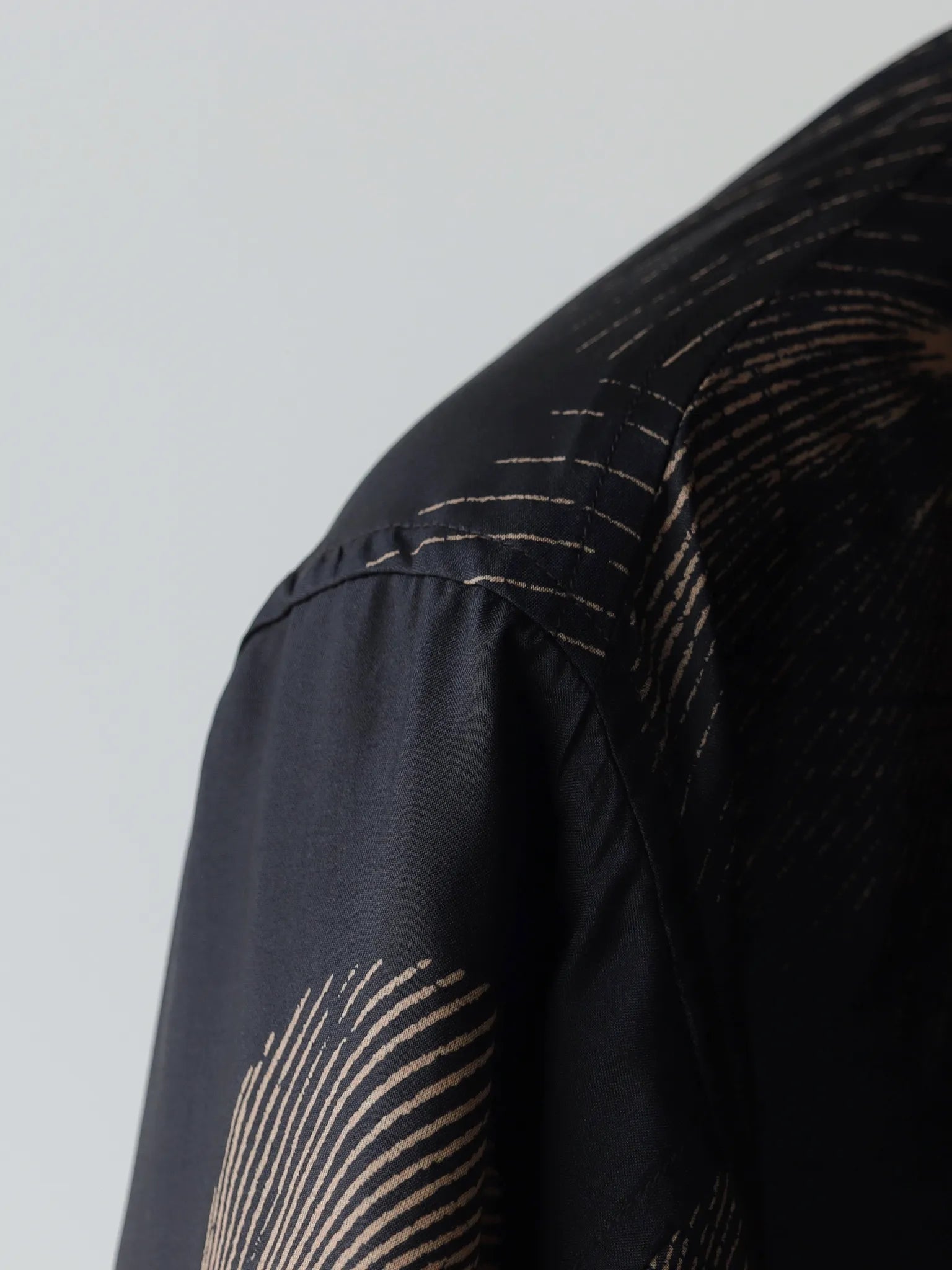 COMOLI シルクシェル ジャケット SHELL | CASANOVA&CO (カサノヴァ COMOLI シルクシェル ジャケット SHELL | CASANOVA&CO (カサノヴァ