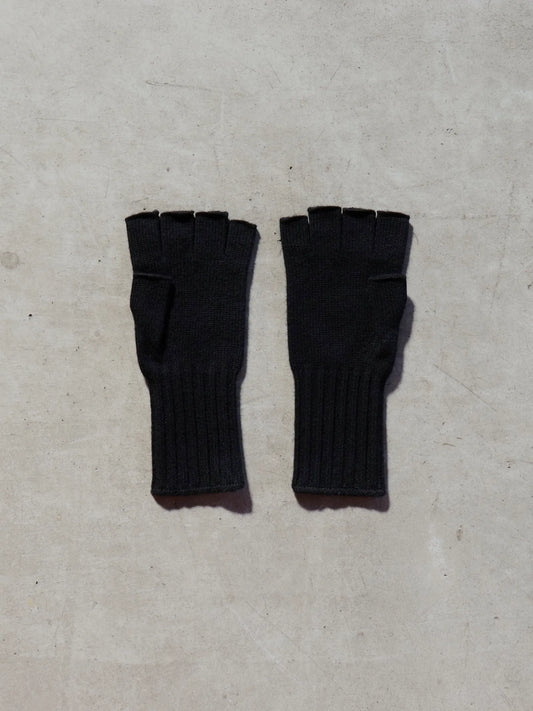 bodhi-cashmere-fingerless-soft-gloves-black-1