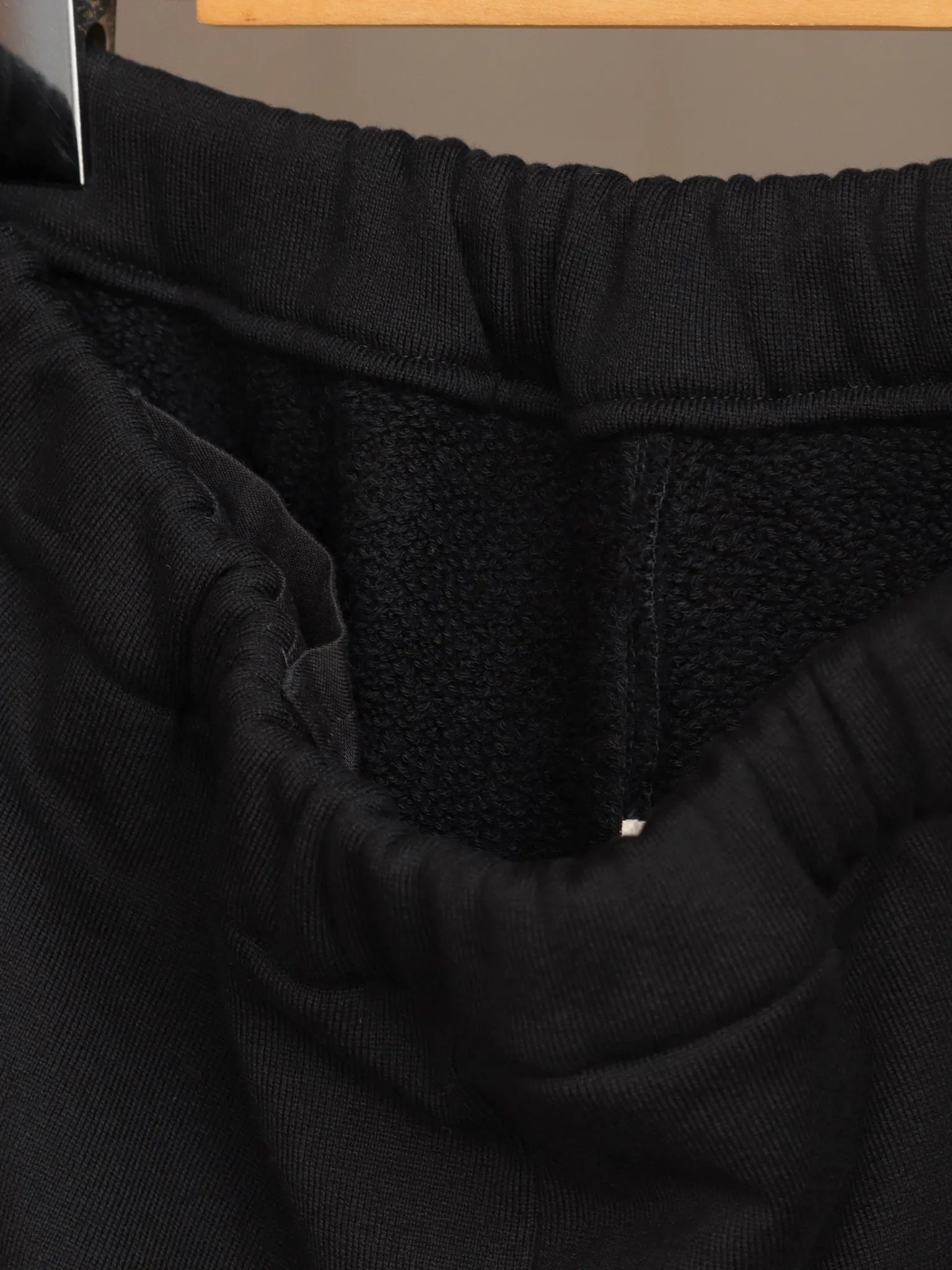 wonder-room-egg-sweat-slacks-black-7