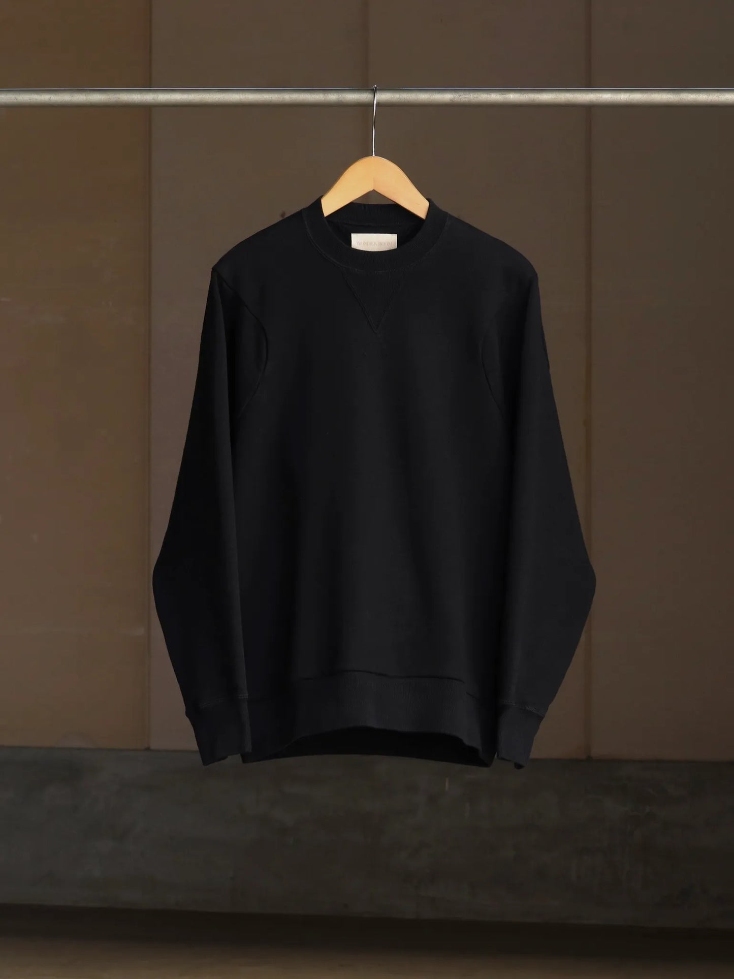 wonder-room-whale-crewneck-sweat-shirt-black-1