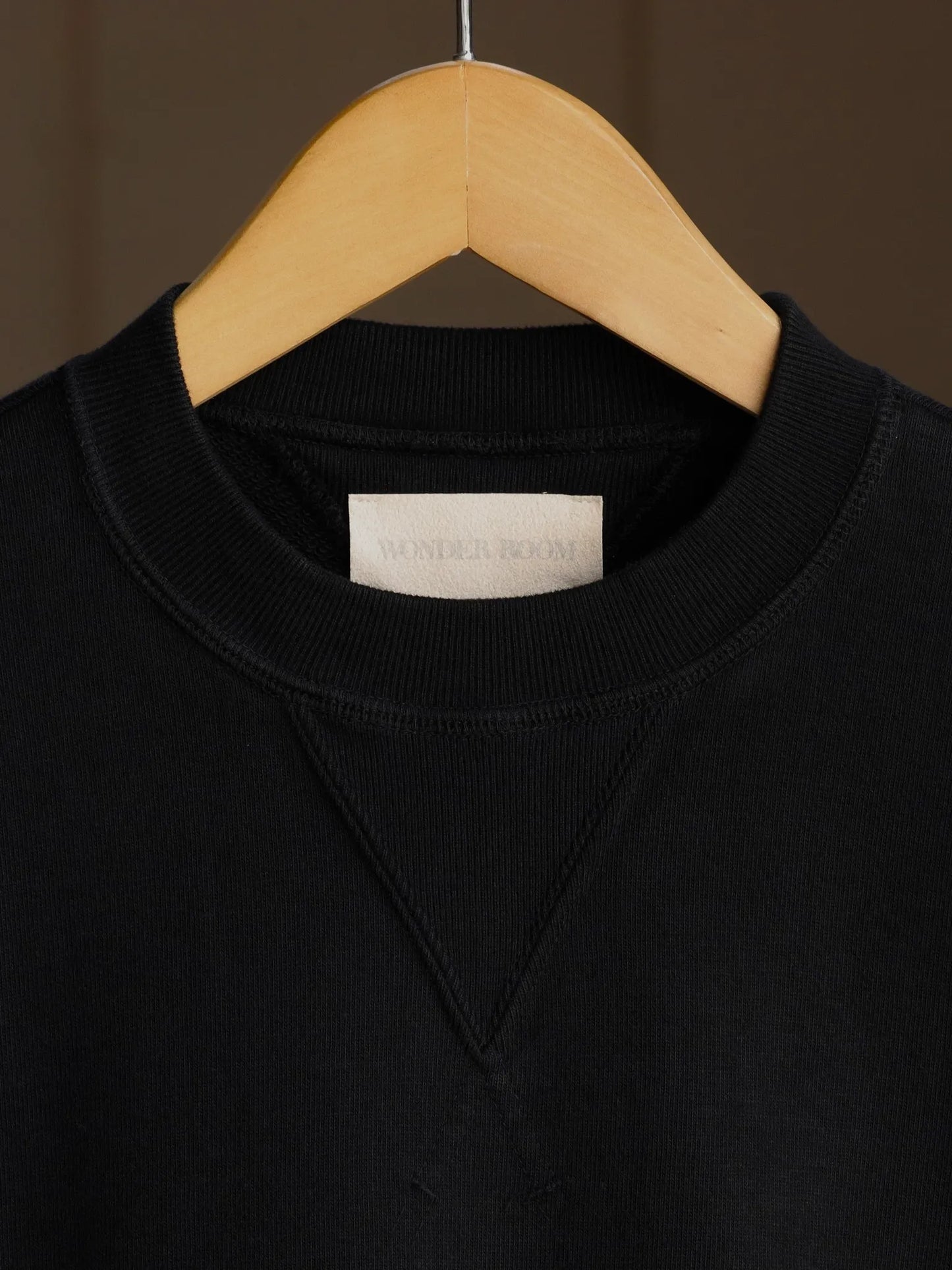 wonder-room-whale-crewneck-sweat-shirt-black-4