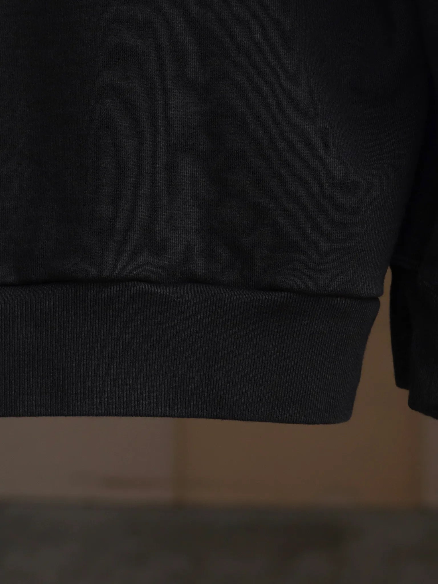 wonder-room-whale-crewneck-sweat-shirt-black-6