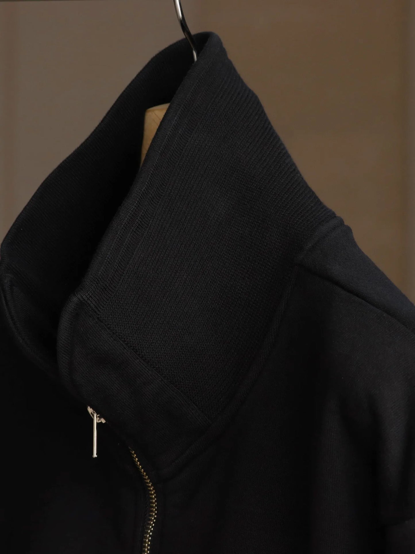 wonder-room-whale-flight-jacket-black-3