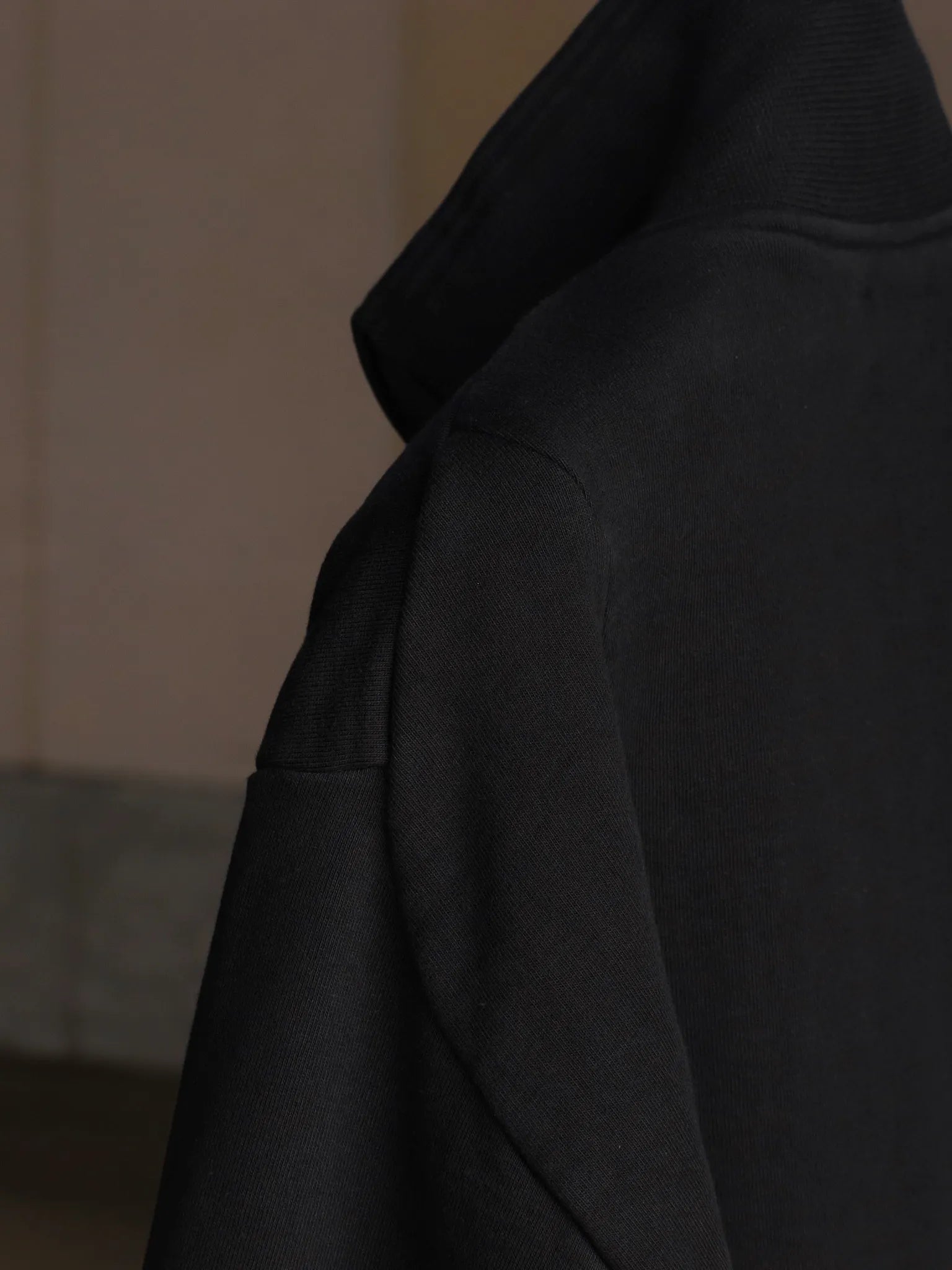 wonder-room-whale-flight-jacket-black-4