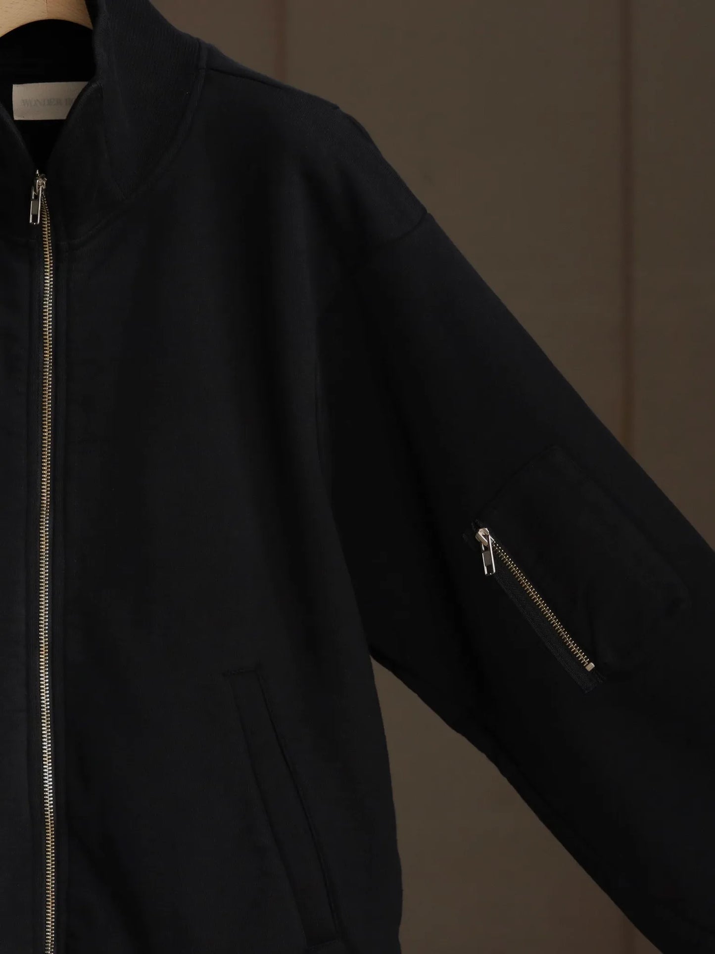 wonder-room-whale-flight-jacket-black-8