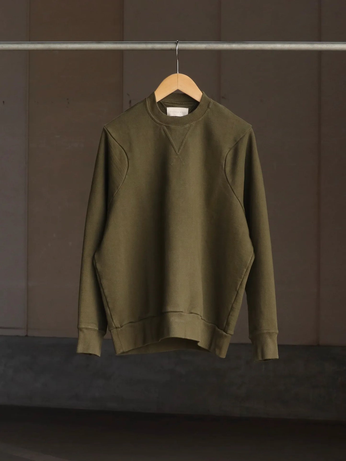 wonder-room-whale-crewneck-sweat-shirt-olive-1