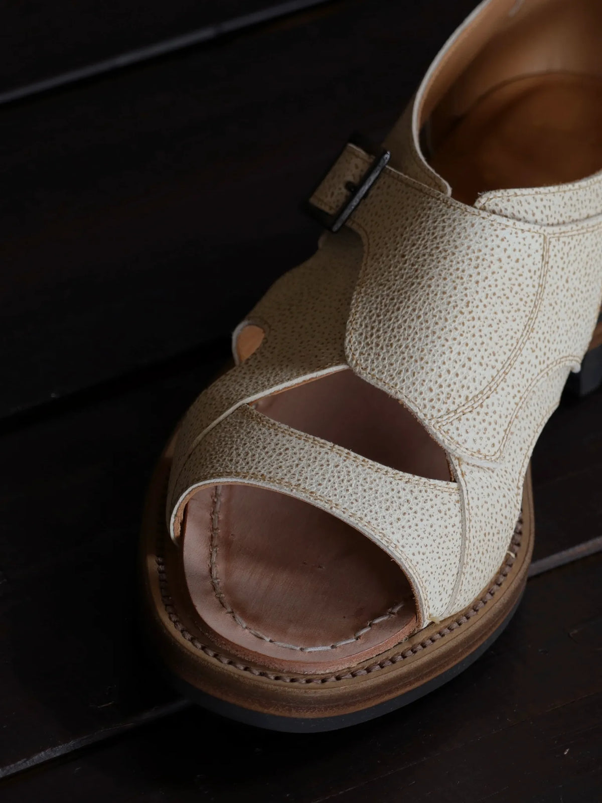 Post Production Hunt-Sandals Himeji-Kurozan White | CASANOVA&CO Post Production Hunt-Sandals Himeji-Kurozan White | CASANOVA&CO
