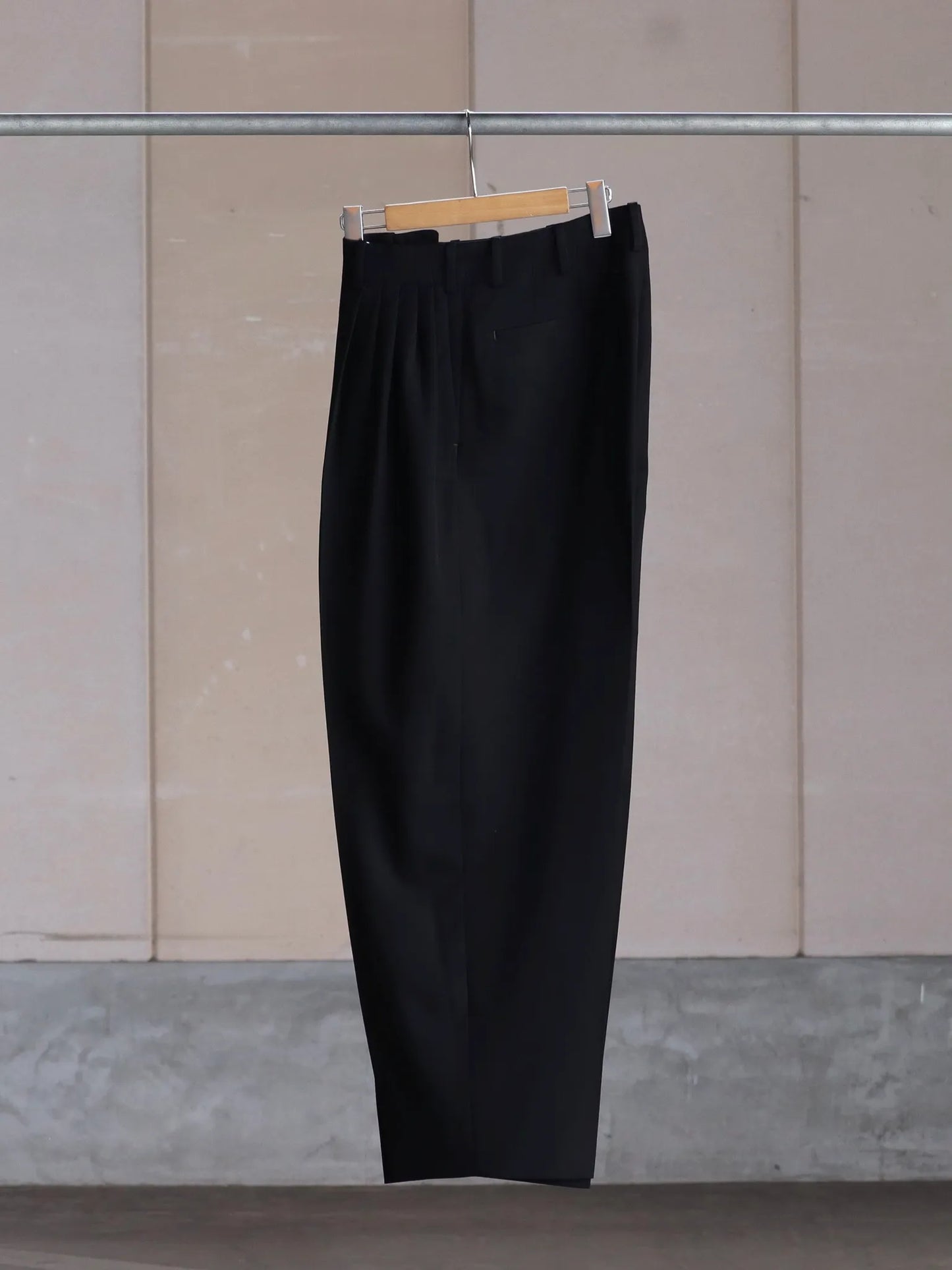 nonnotte-draping-5-tuck-wide-trousers-black-3