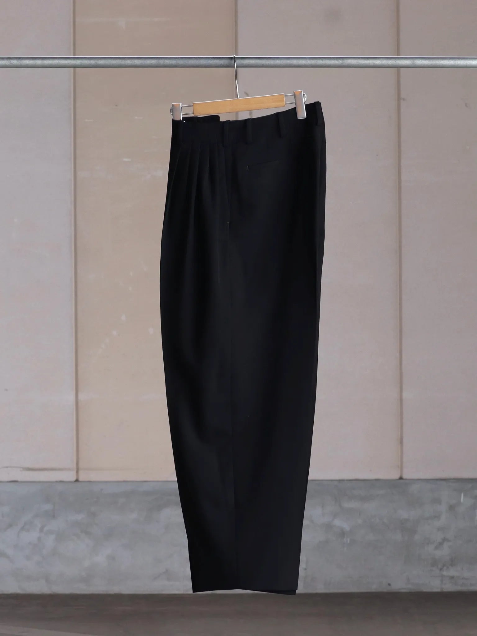 nonnotte-draping-5-tuck-wide-trousers-black-3