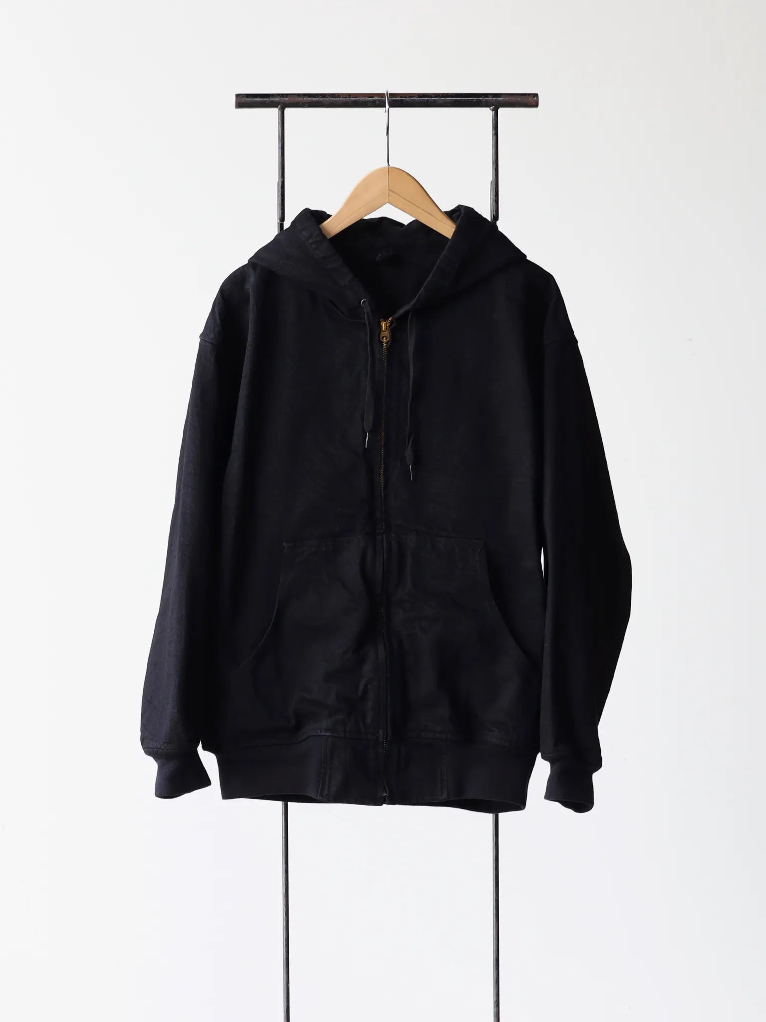 comoli-ブラックデニム-ジップパーカ-black-1