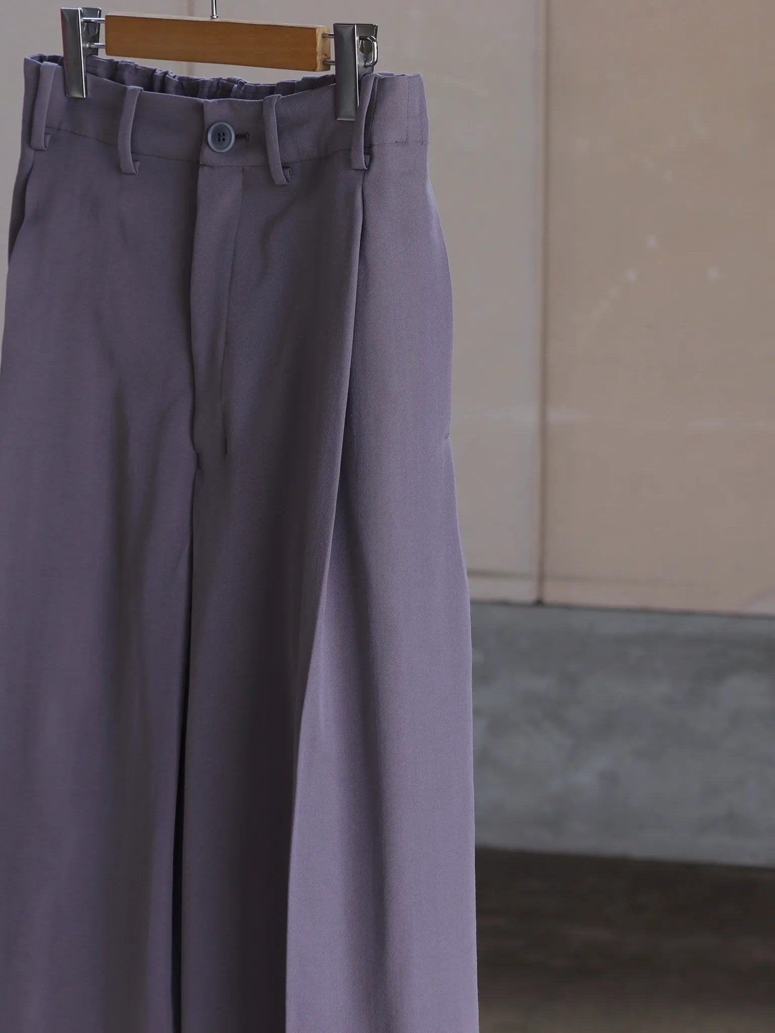 nonnotte-draping-crotch-box-pleats-trousers-shark-3