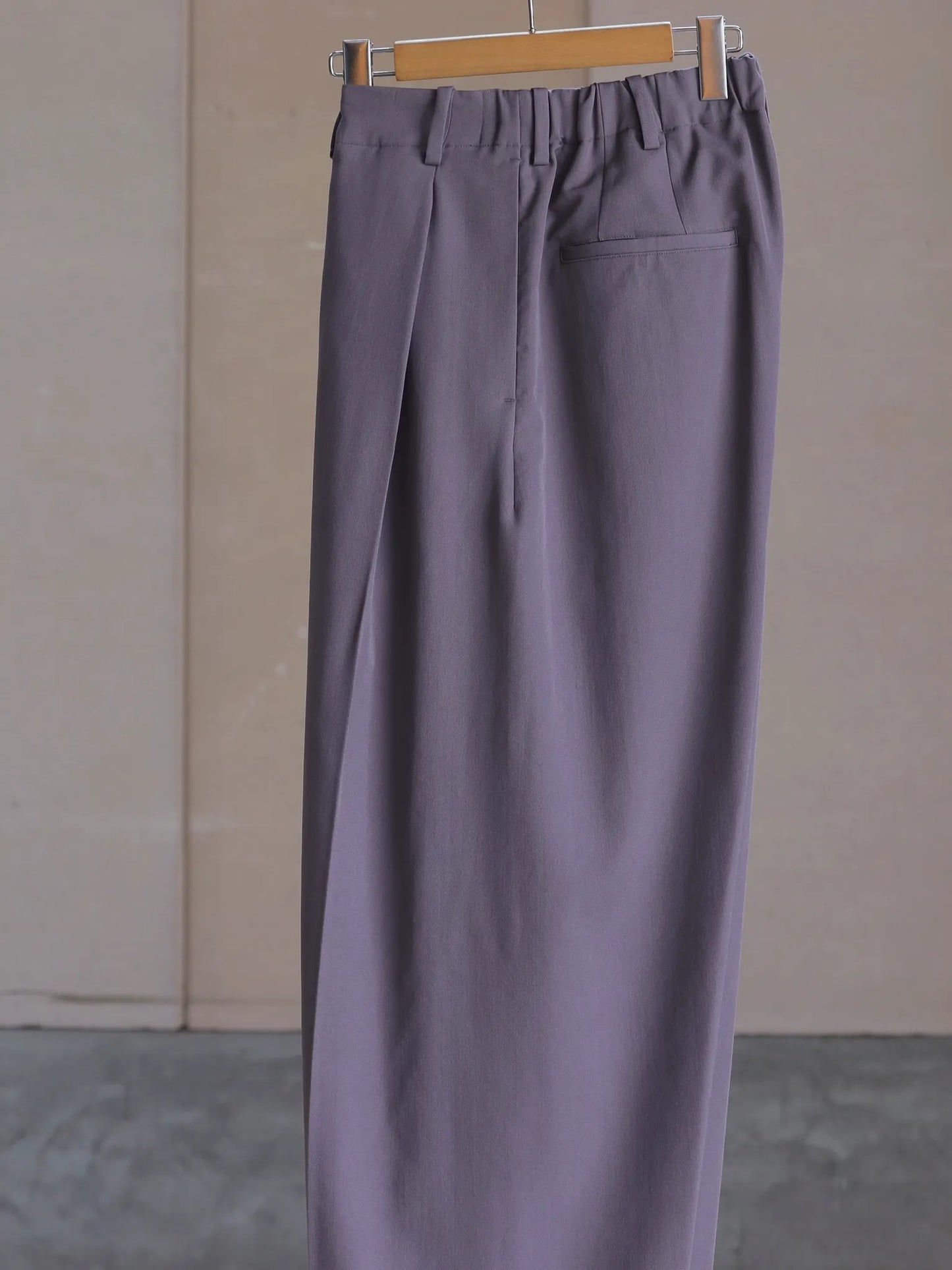 nonnotte-draping-crotch-box-pleats-trousers-shark-5