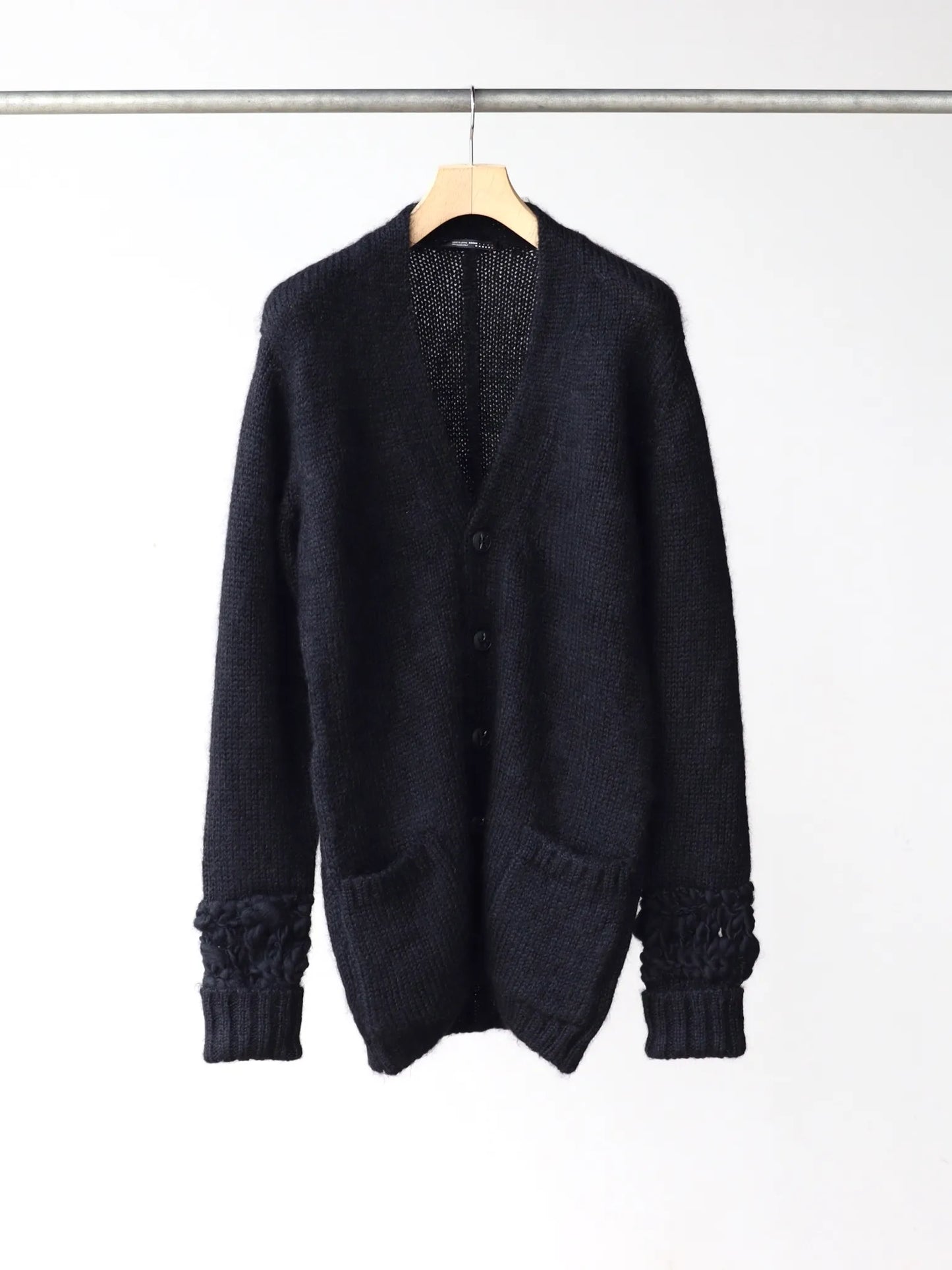 kakan-handspun-conbi-cardigan-black-1