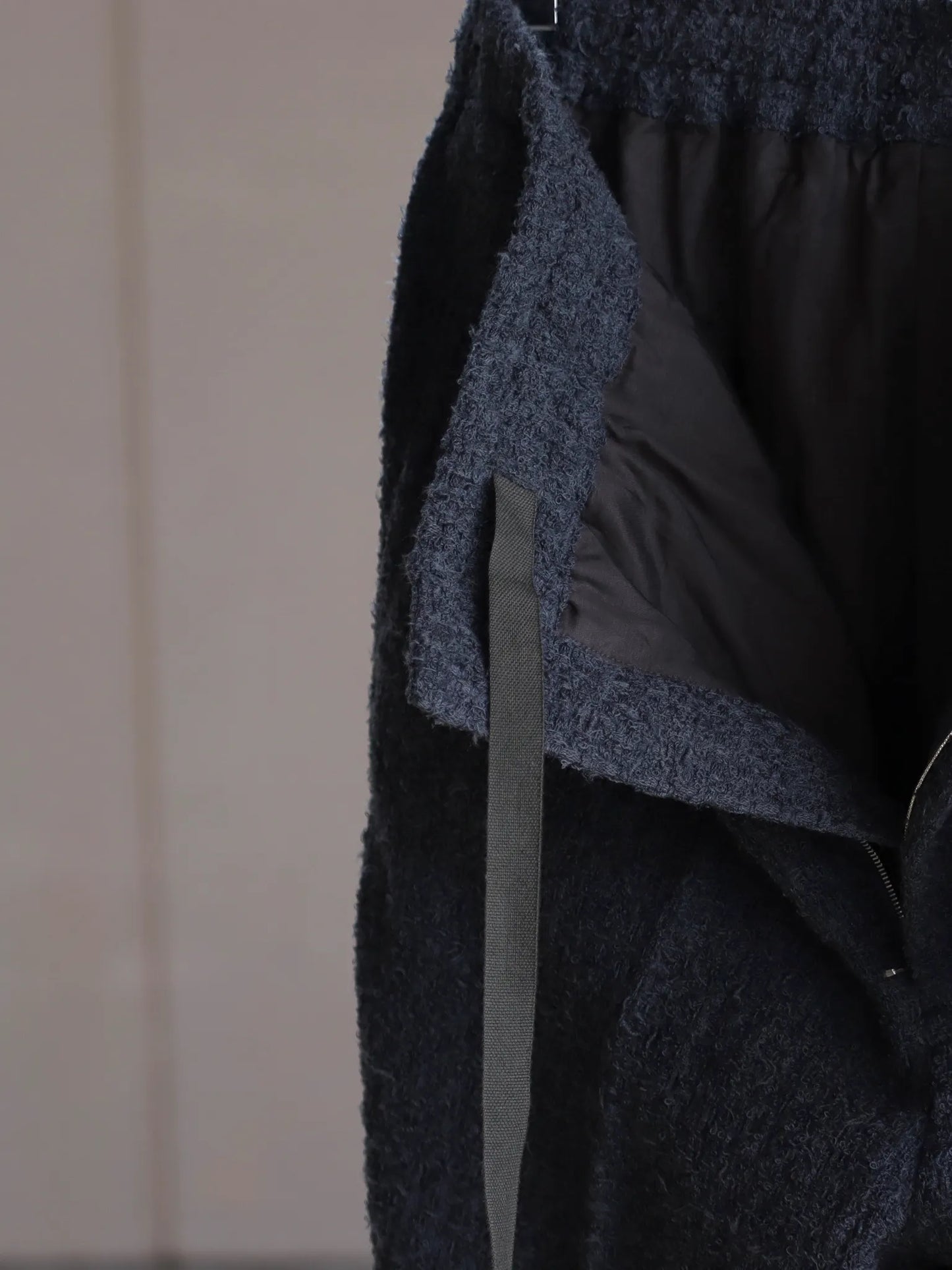 nonnotte-draping-elastic-buggy-trousers-charcoal-top-4