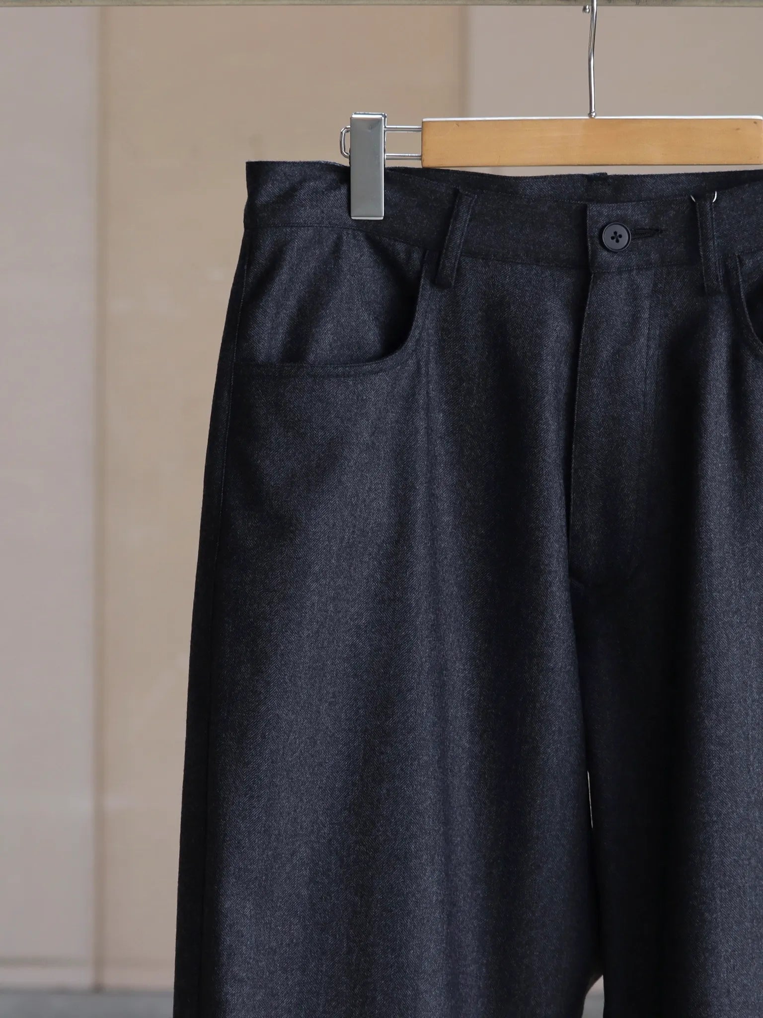 nonnotte-5-pockets-trousers-charcoal-top-2