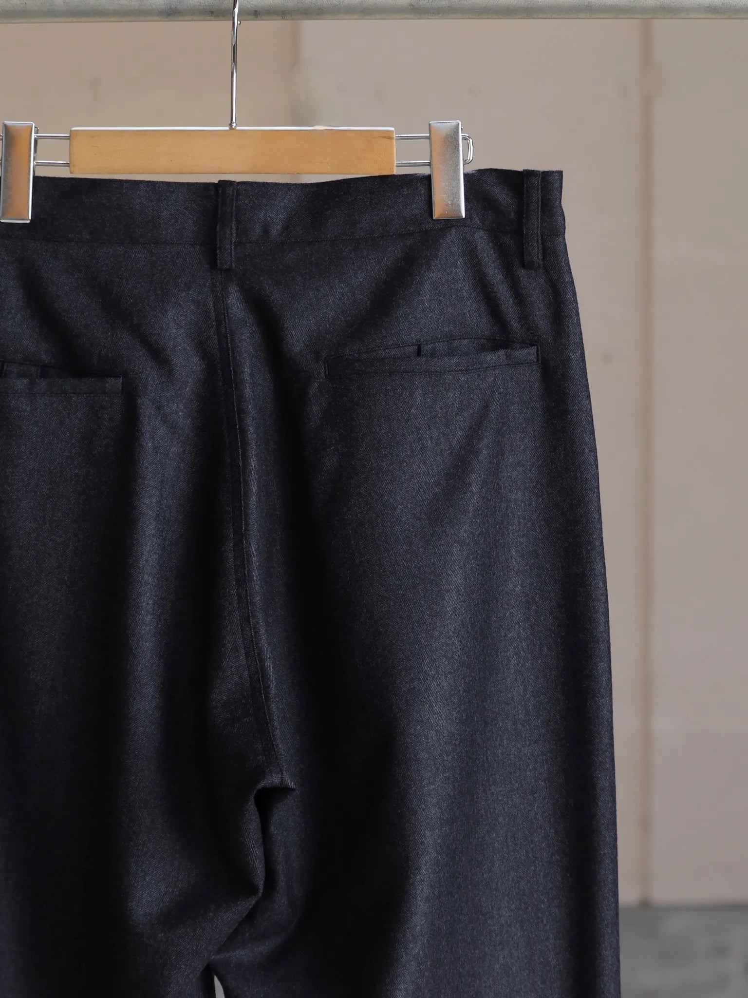 nonnotte-5-pockets-trousers-charcoal-top-3