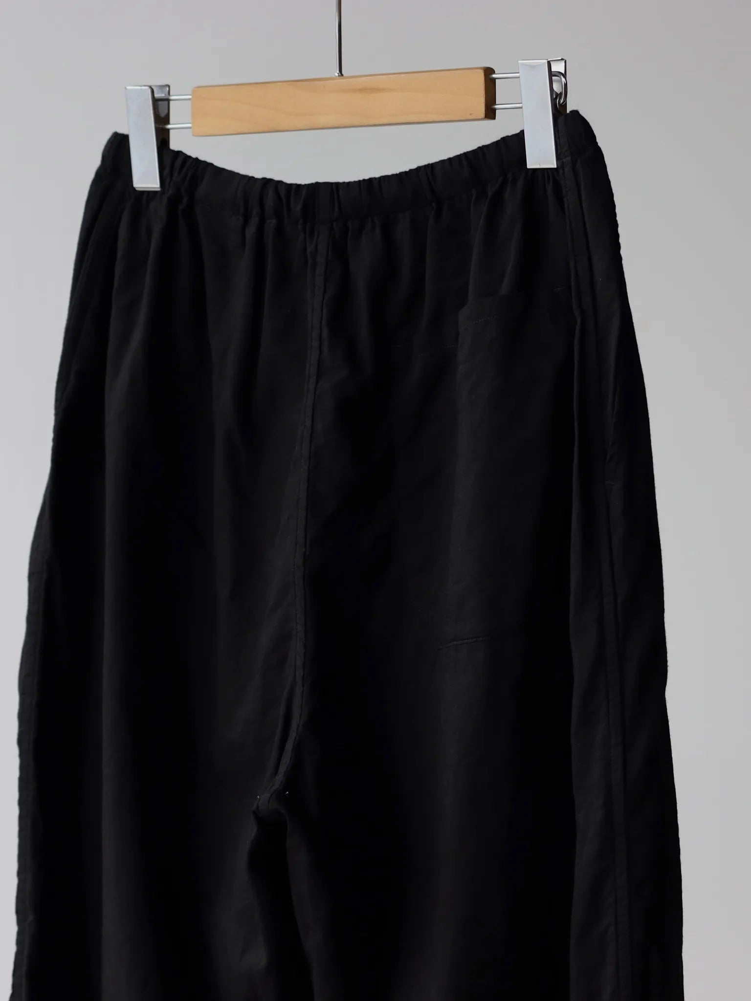 COMOLI KHADIコットン ドローストリングパンツ BLACK | CASANOVA&CO COMOLI KHADIコットン ドローストリングパンツ BLACK | CASANOVA&CO