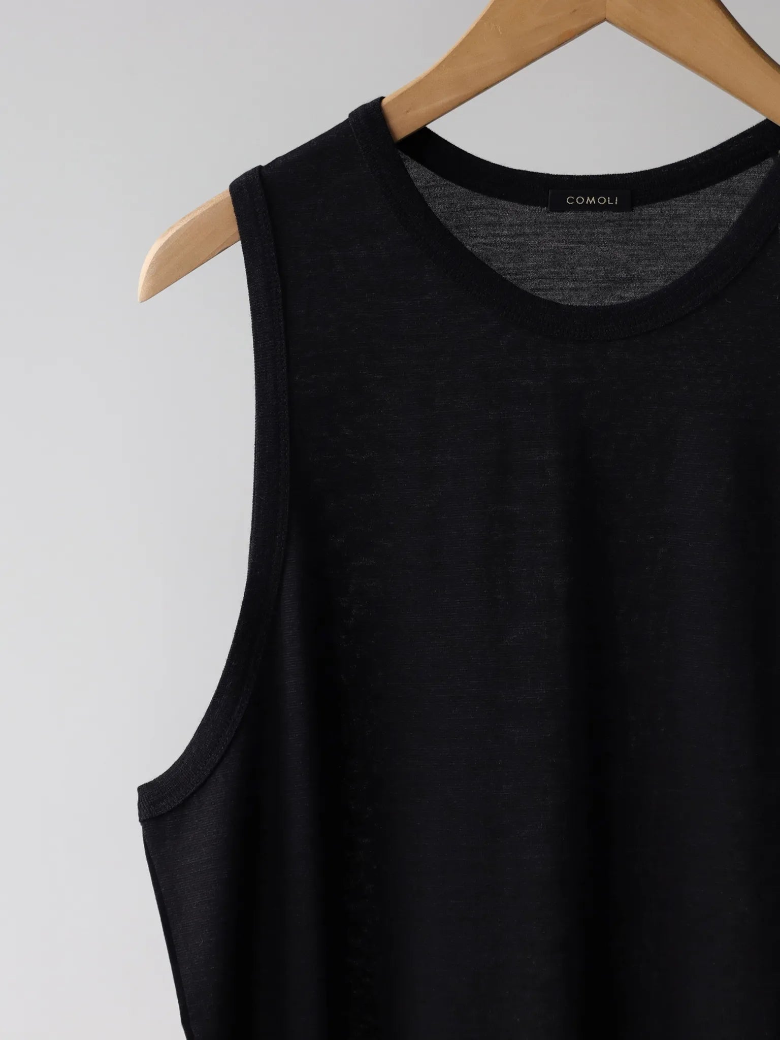 COMOLI サマーウール タンクトップ CHARCOAL | CASANOVA&CO COMOLI サマーウール タンクトップ CHARCOAL | CASANOVA&CO