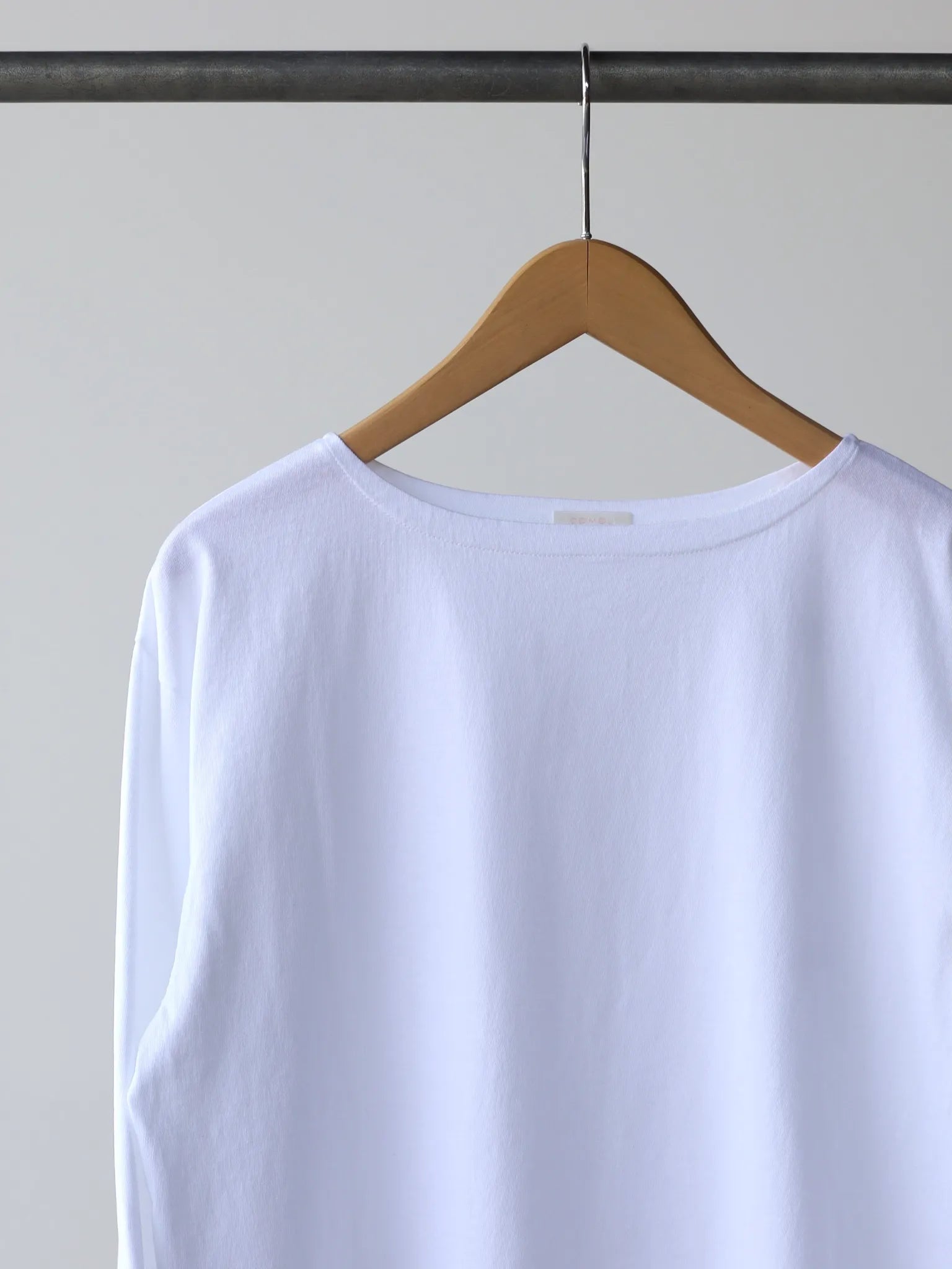 COMOLI コットンジャージ ボートネック WHITE | CASANOVA&CO COMOLI コットンジャージ ボートネック WHITE | CASANOVA&CO