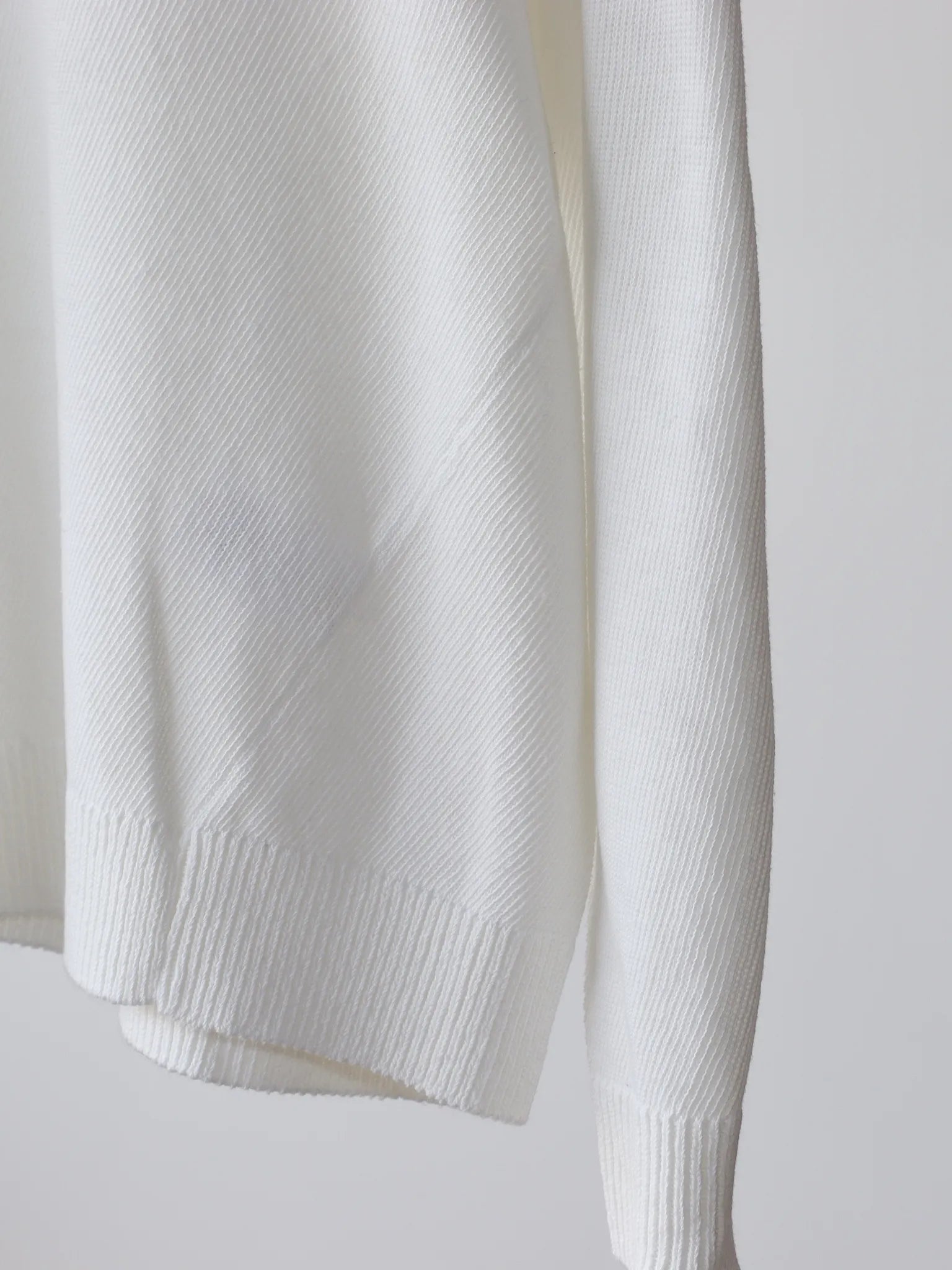COMOLI 7G クルーネックニット WHITE | CASANOVA&CO (カサノヴァアンド COMOLI 7G クルーネックニット WHITE | CASANOVA&CO (カサノヴァアンド
