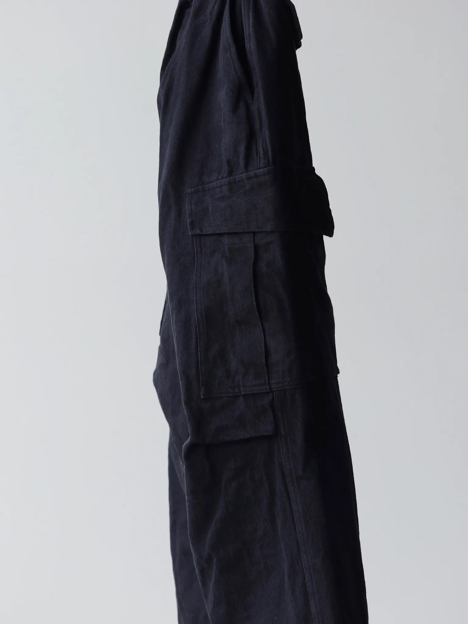 COMOLI ブラックドリル 6Pパンツ BLACK | CASANOVA&CO (カサノヴァ COMOLI ブラックドリル 6Pパンツ BLACK | CASANOVA&CO (カサノヴァ