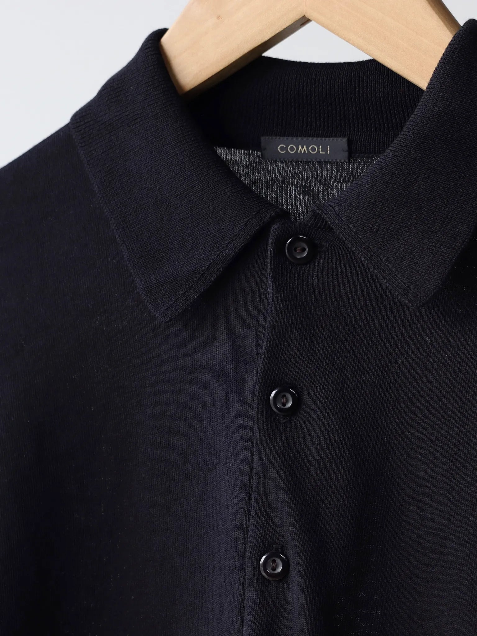 COMOLI コットン ニットポロ BLACK | CASANOVA&CO (カサノヴァアンド COMOLI コットン ニットポロ BLACK | CASANOVA&CO (カサノヴァアンド