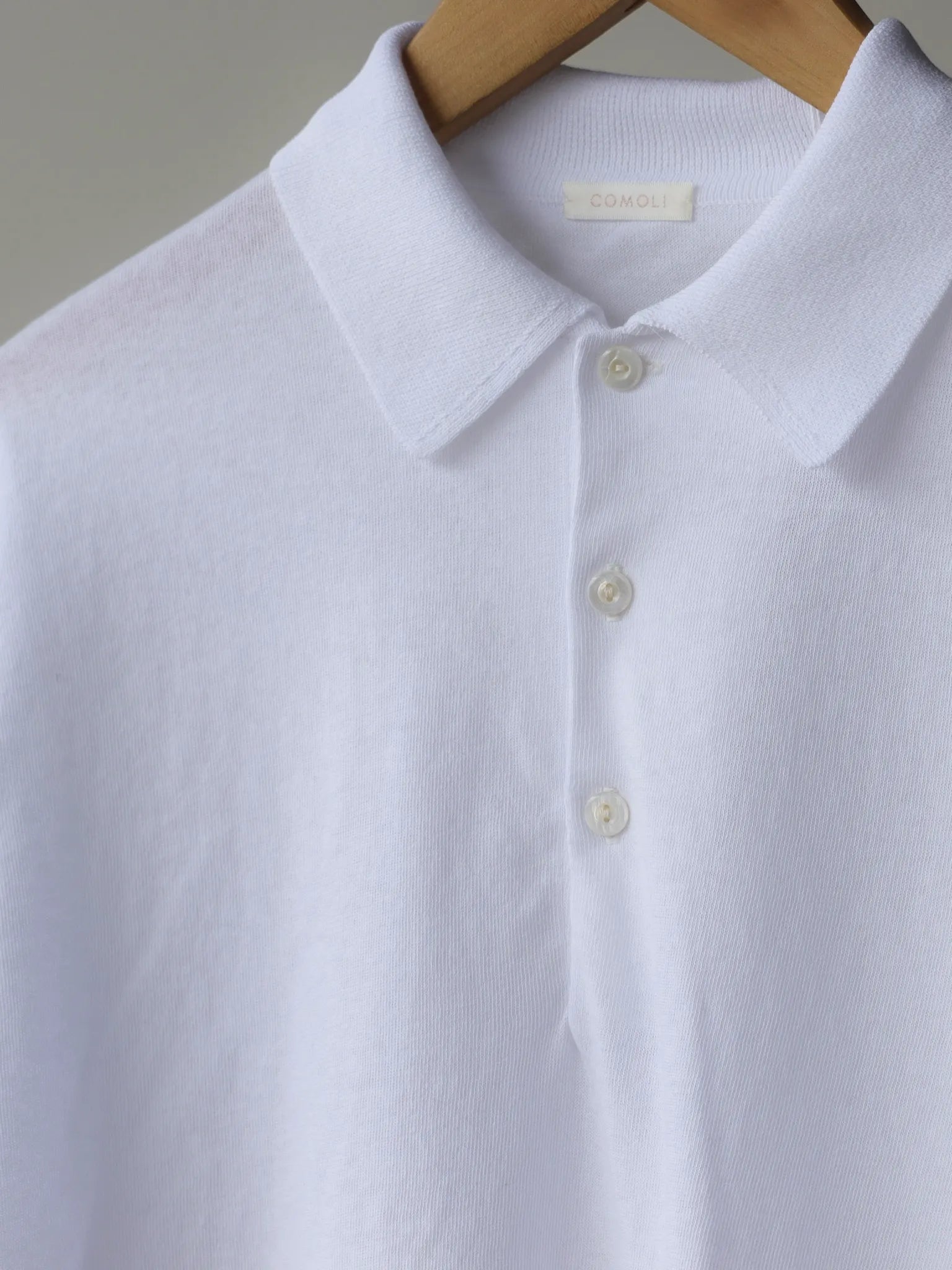 COMOLI コットン ニットポロ WHITE | CASANOVA&CO (カサノヴァアンド COMOLI コットン ニットポロ WHITE | CASANOVA&CO (カサノヴァアンド