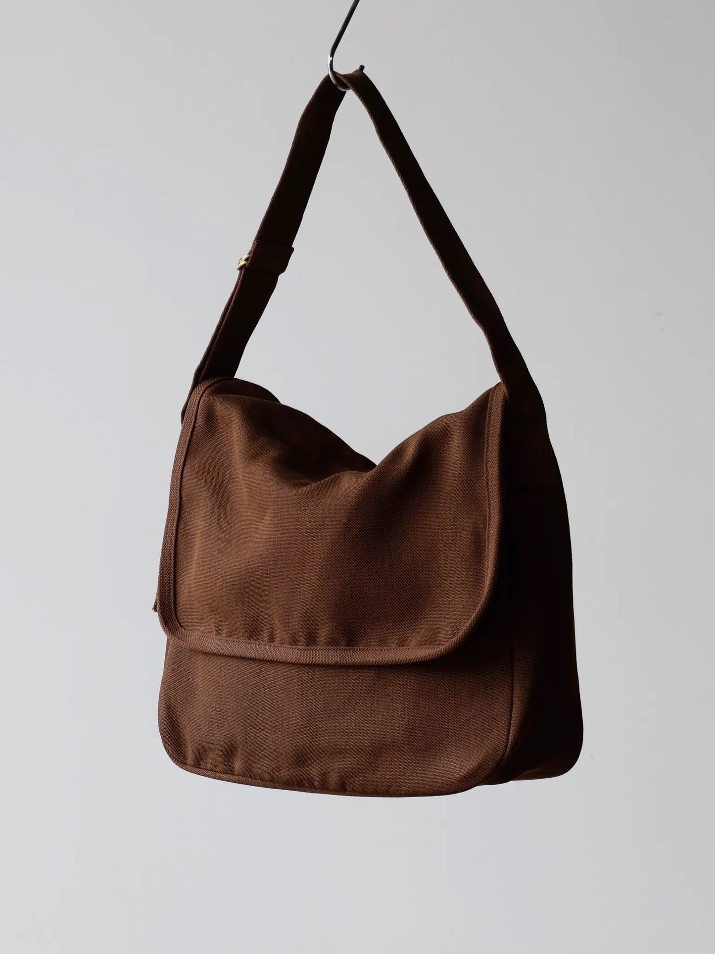 COMOLI ヘンプダック ショルダーバッグ BROWN | CASANOVA&CO COMOLI ヘンプダック ショルダーバッグ BROWN | CASANOVA&CO