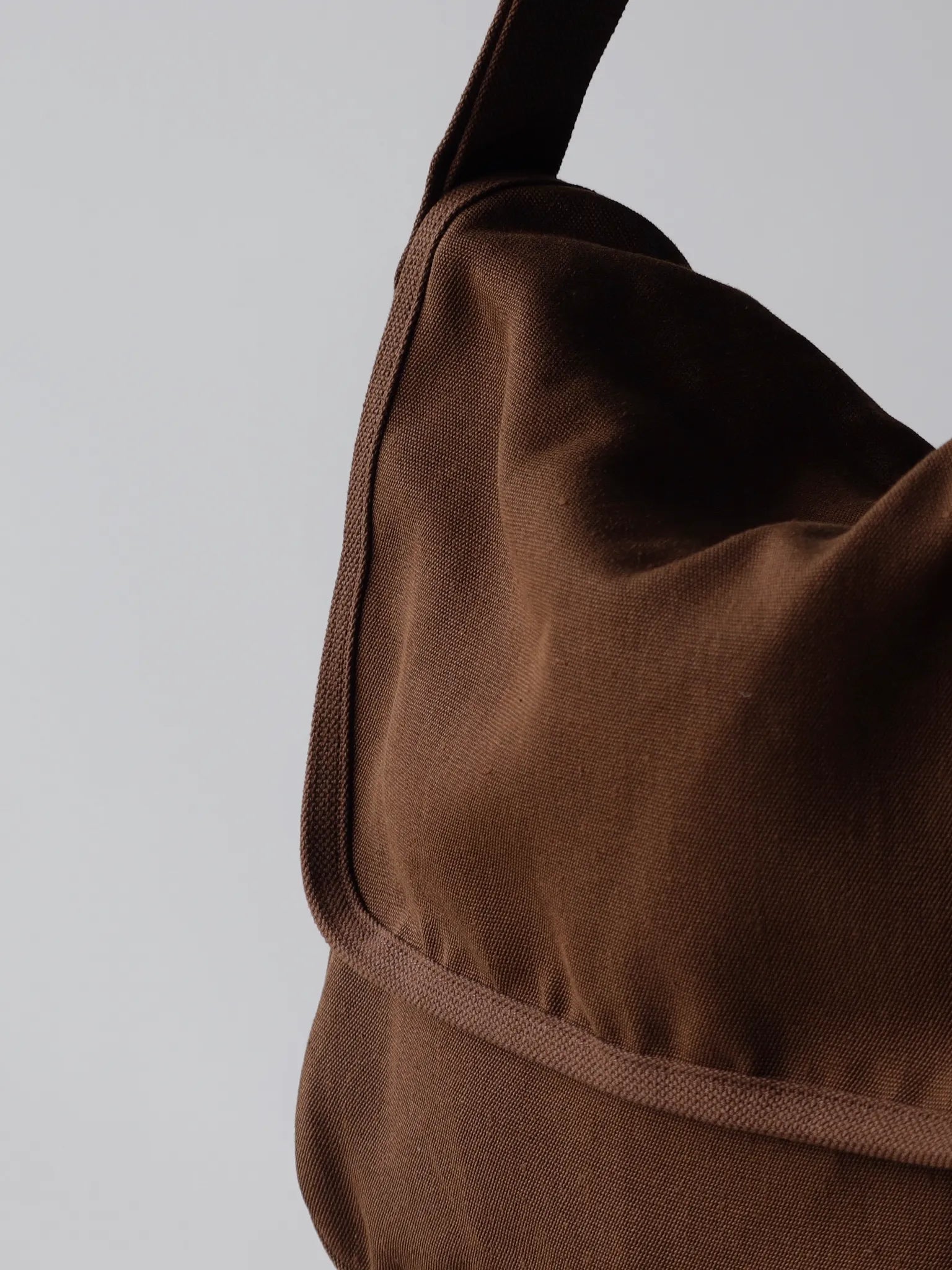 COMOLI ヘンプダック ショルダーバッグ BROWN | CASANOVA&CO COMOLI ヘンプダック ショルダーバッグ BROWN | CASANOVA&CO