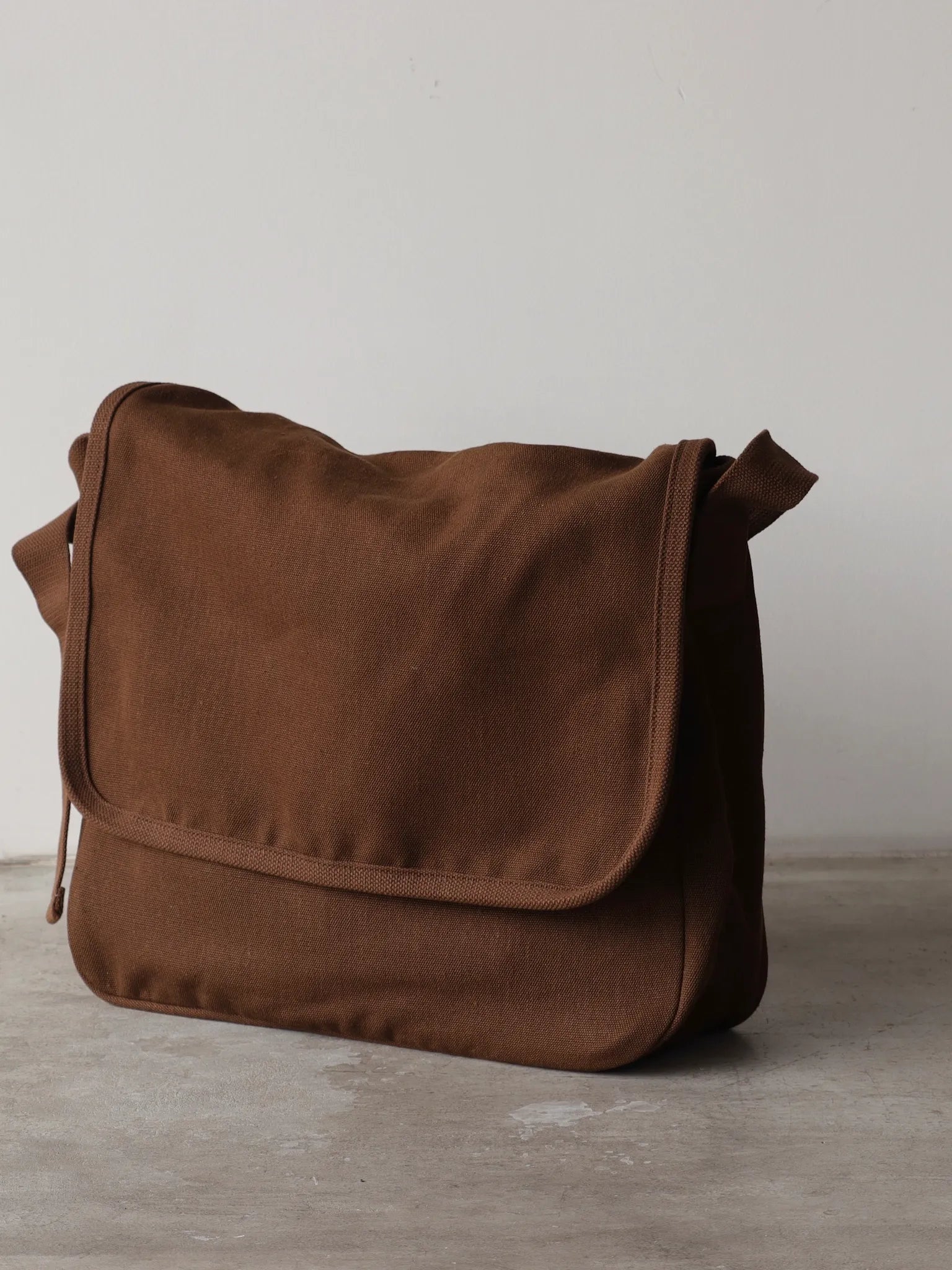 COMOLI ヘンプダック ショルダーバッグ BROWN | CASANOVA&CO COMOLI ヘンプダック ショルダーバッグ BROWN | CASANOVA&CO