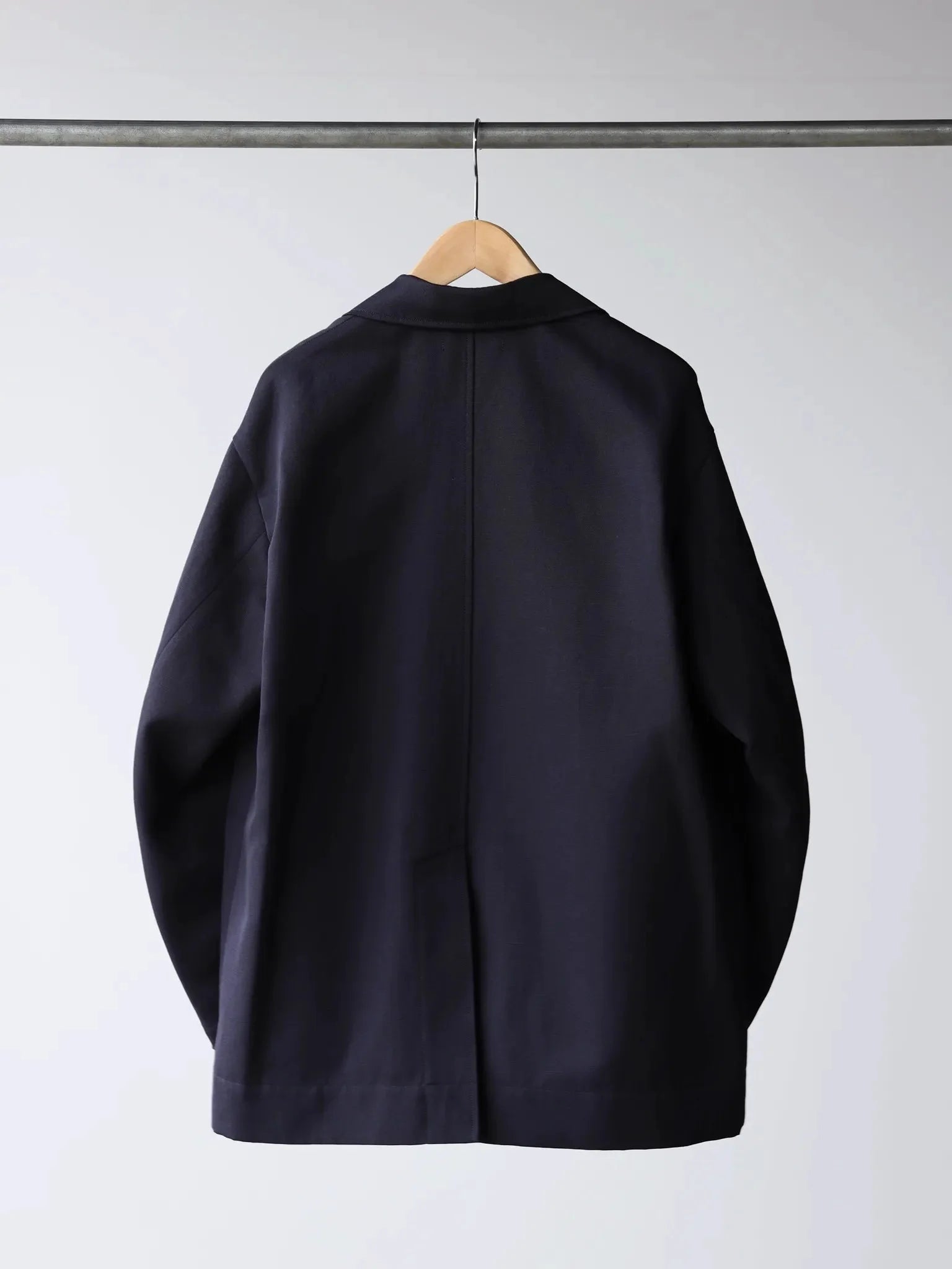 tilt-the-authentics-3-fabric-back-satin-gabardine-open-collar-jacket-midnight-2