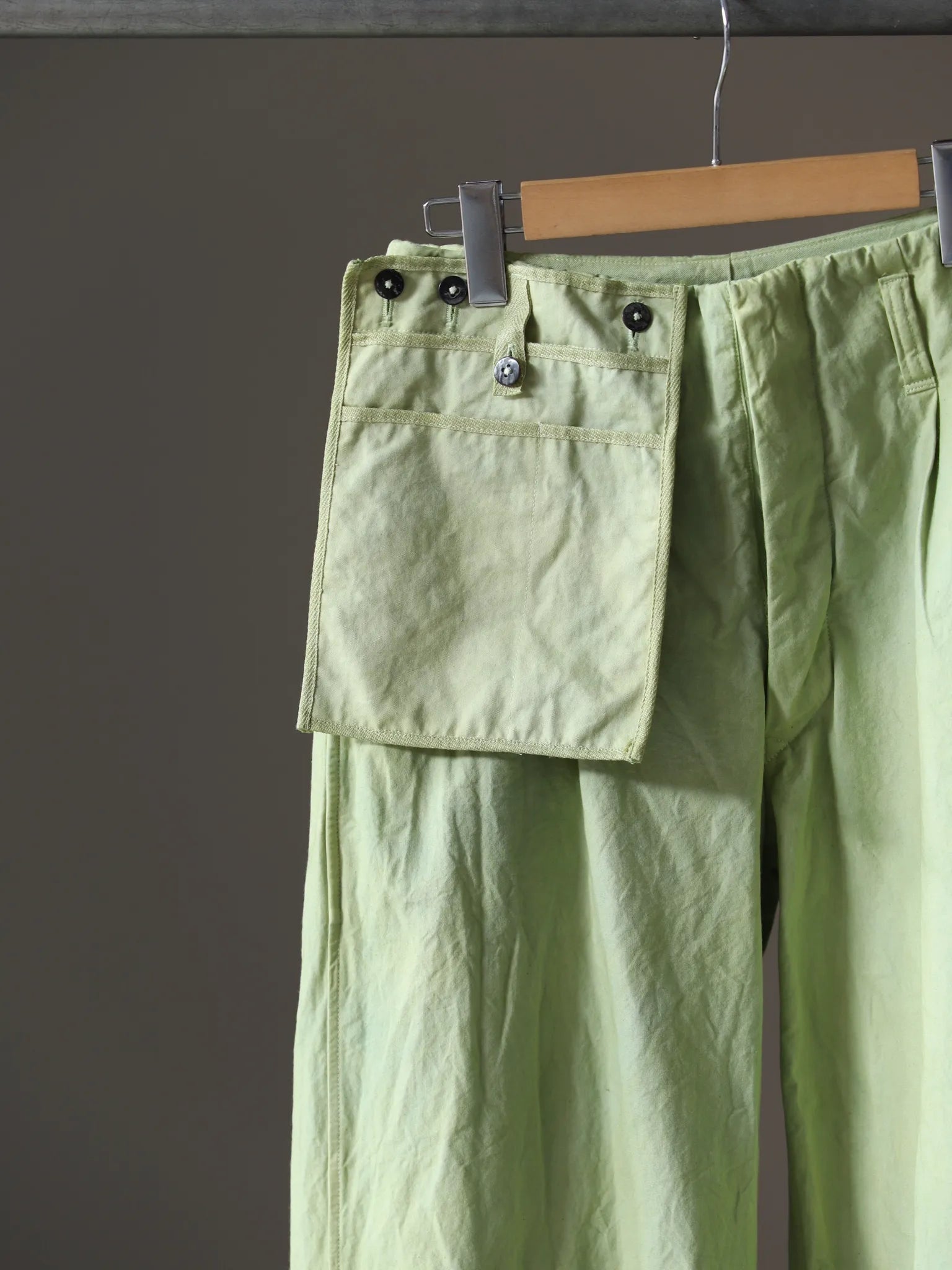 amachi-detachable-pocket-work-pants-green-3