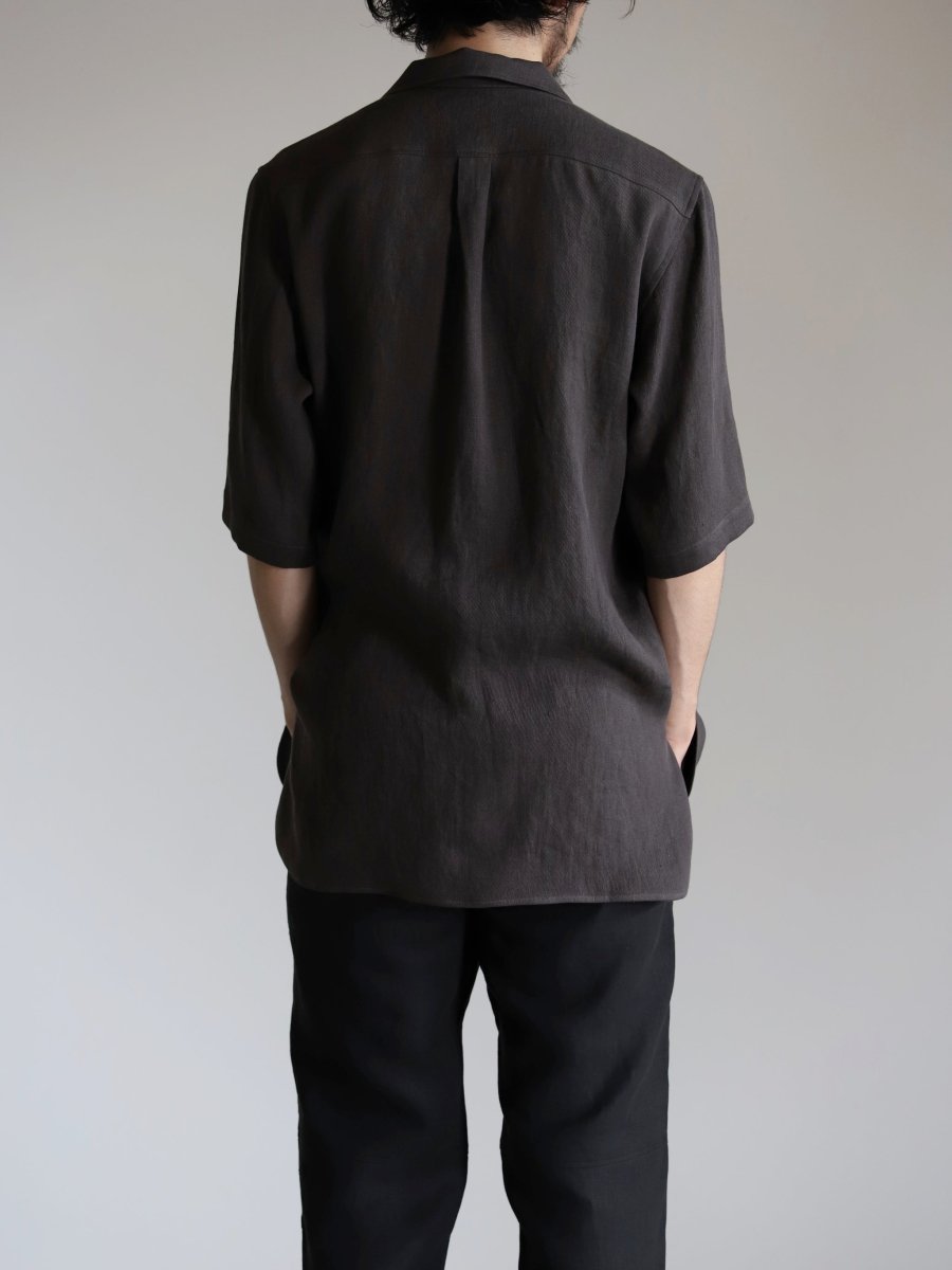 yamauchi-schoenherr-linen-ss-tailored-collar-shirt-ash-gray-2