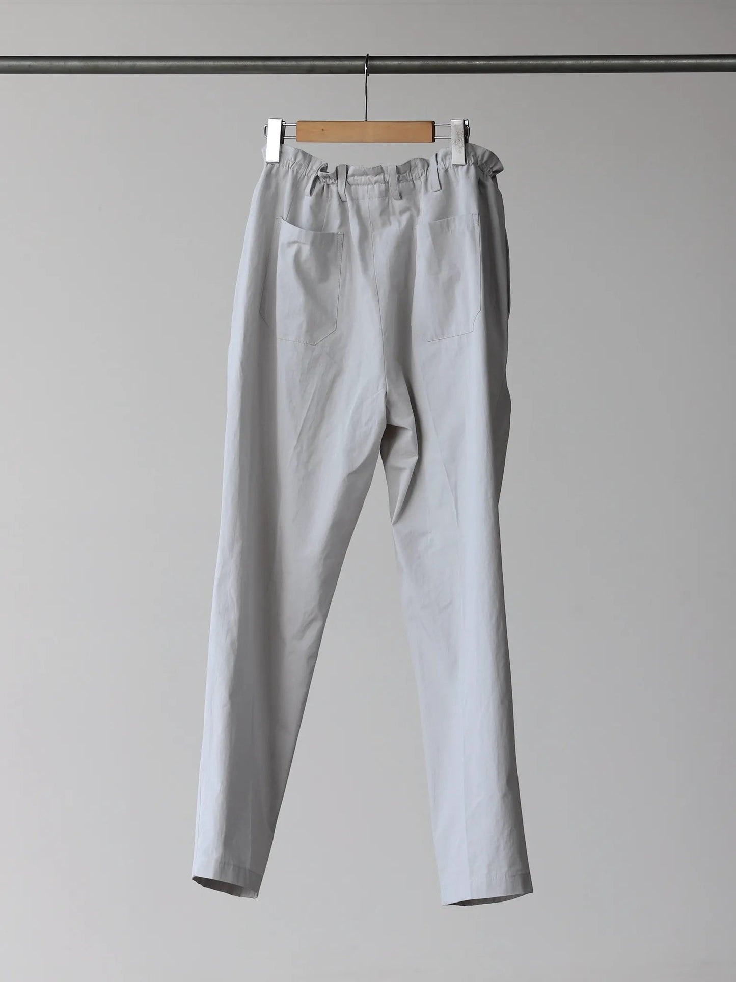 aubett-heavy-broad-2tuck-tapered-pants-gray-2