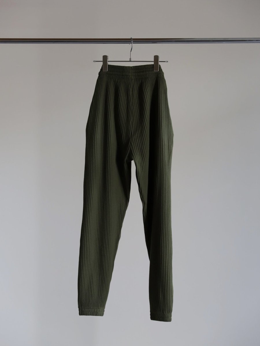 baserange-sweat-pants-dark-green-2