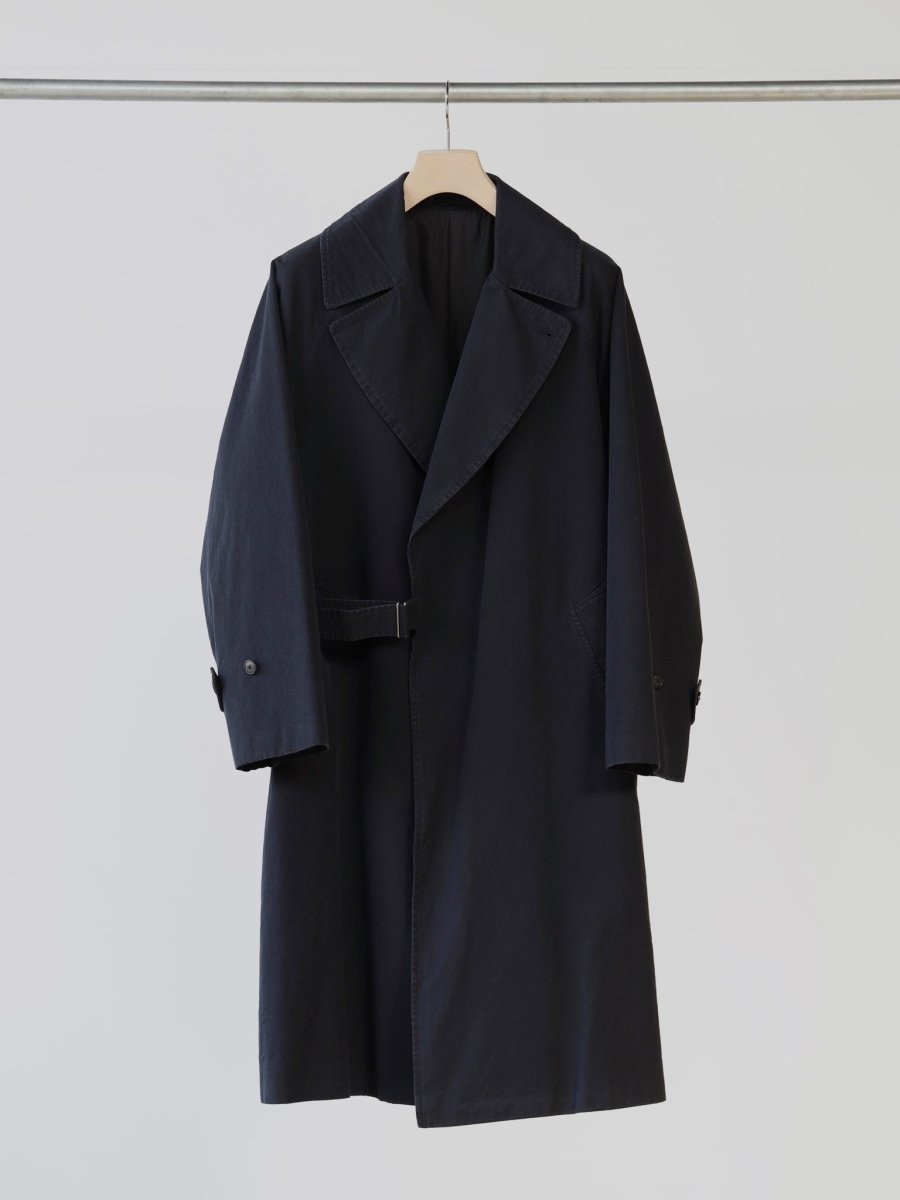 comoli-washed-tielocken-coat-black-1