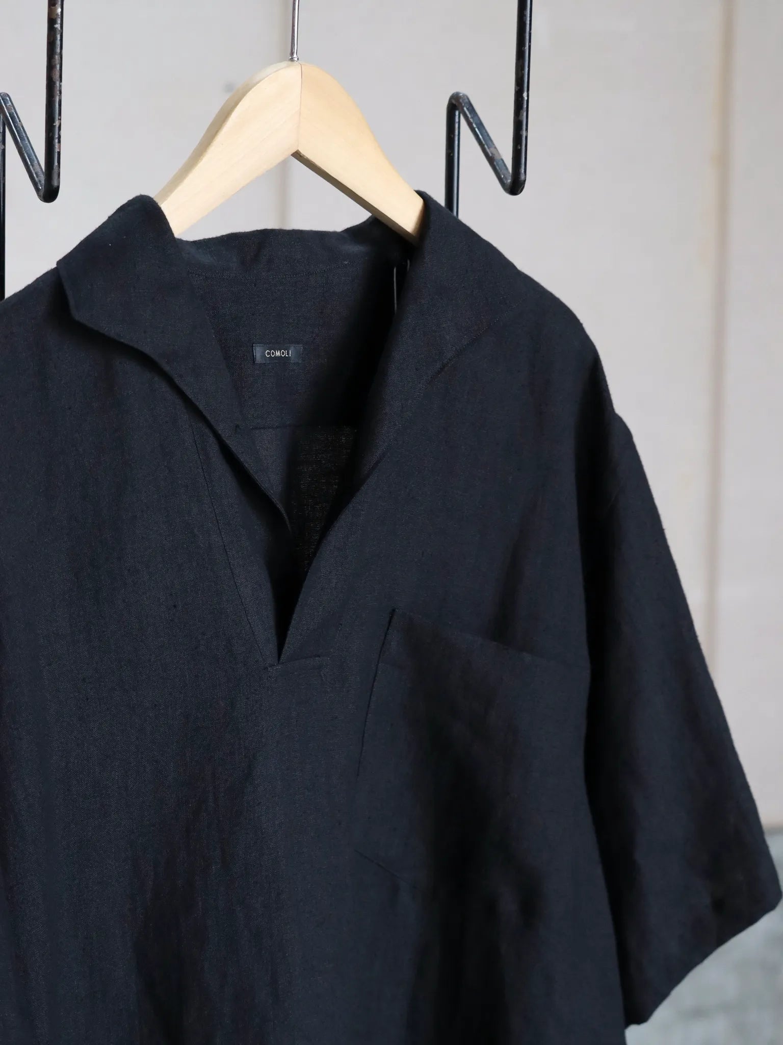 COMOLI | カナパ スキッパー半袖シャツ BLACK