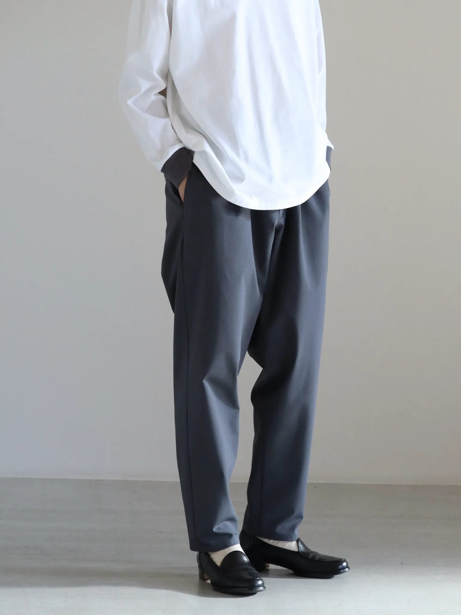 graphpaper-compact-ponte-chef-pants-c-gray-1