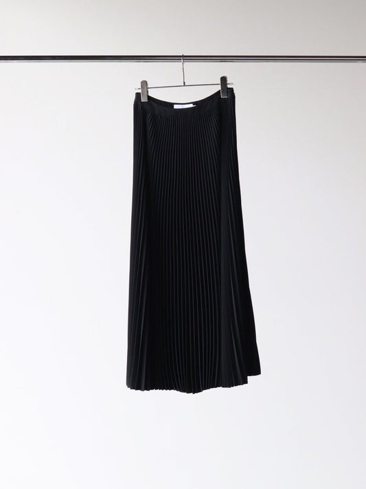 graphpaper-satin-pleats-skirt-black-for-women-1