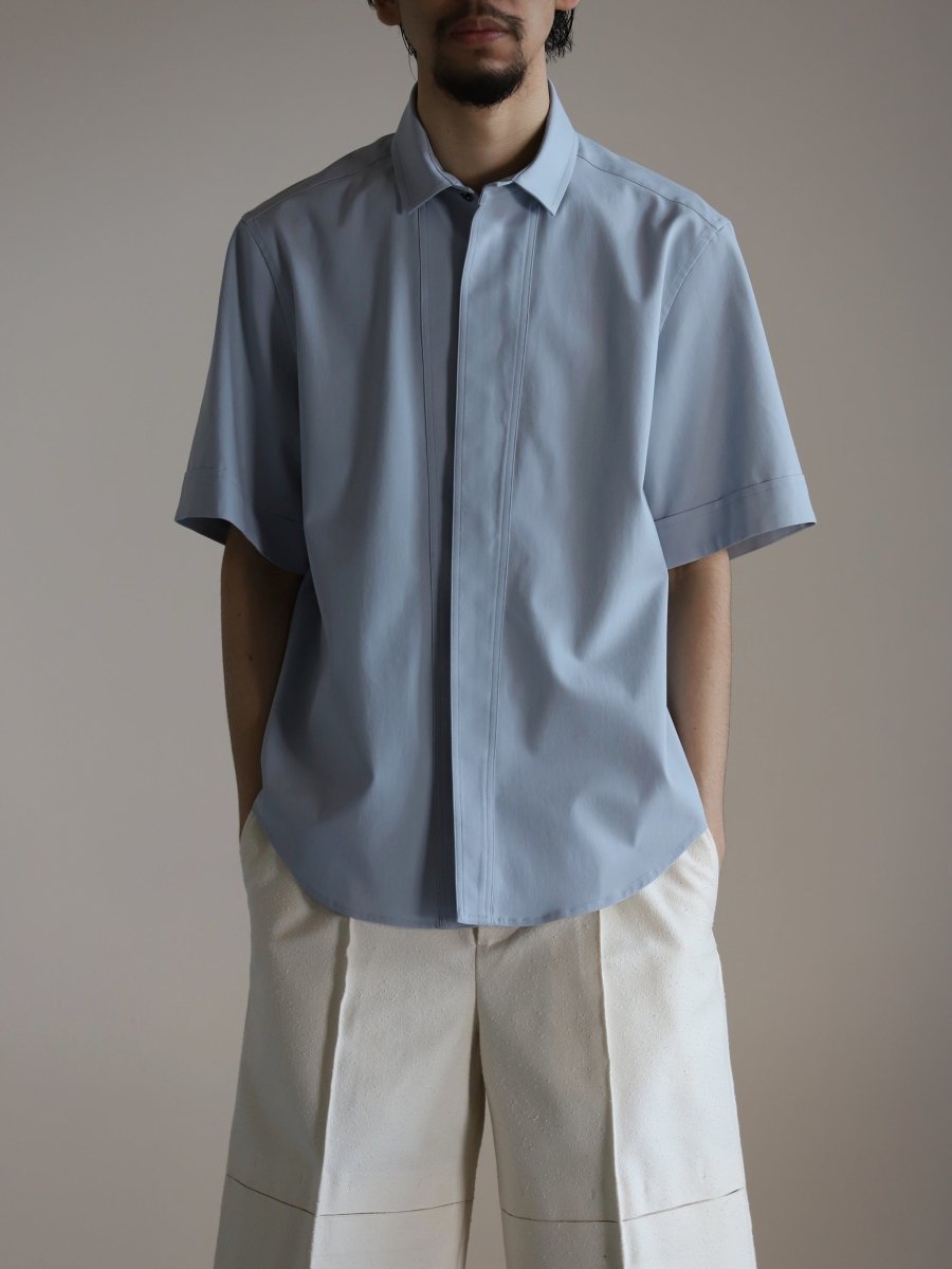 irenisa-fry-front-short-sleeved-shirt-blue-gray-1
