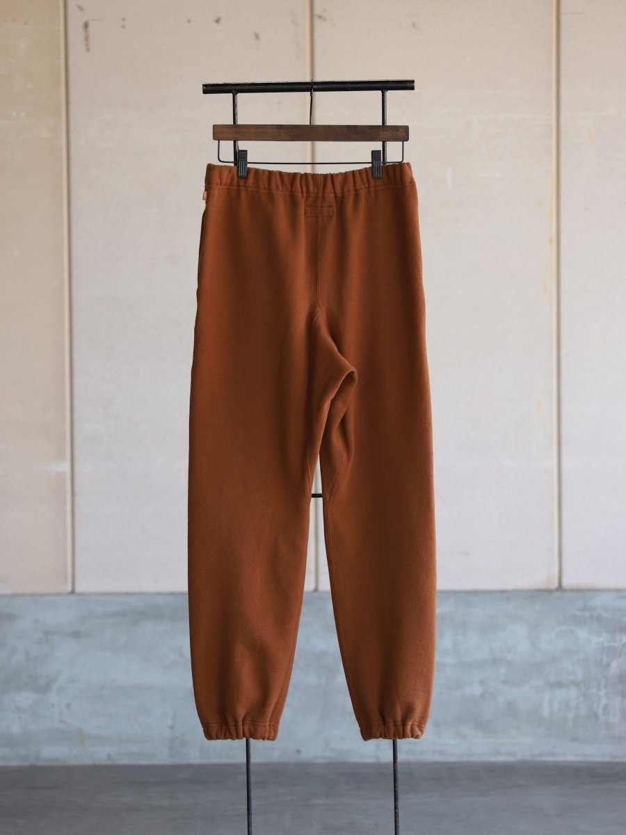 medium-sportswear-warmup-pants-rich-brown-2