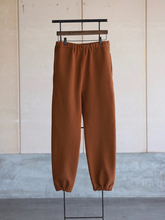 medium-sportswear-warmup-pants-rich-brown-1