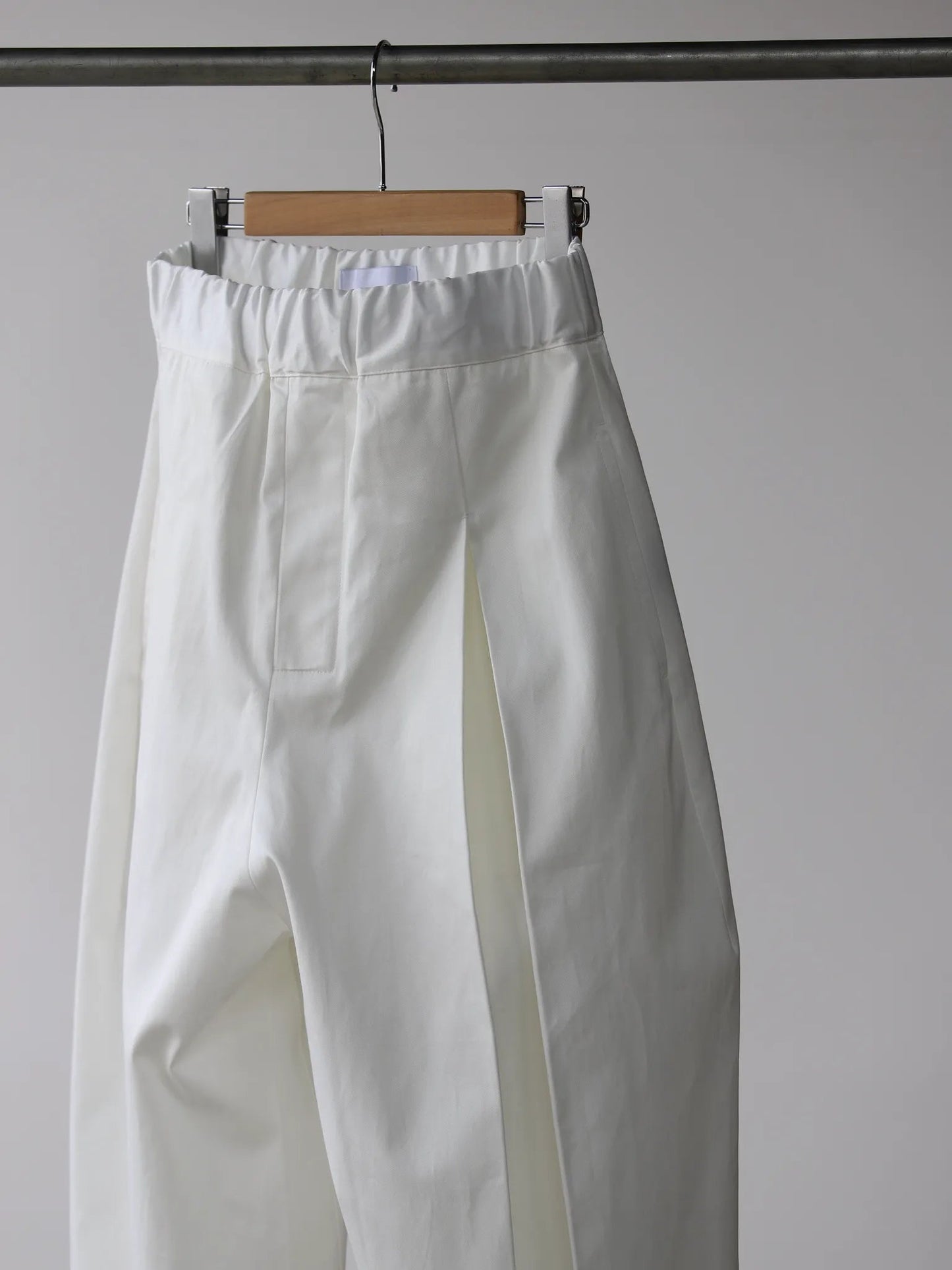sage-nation-box-pleat-trouser-optic-white-1-5