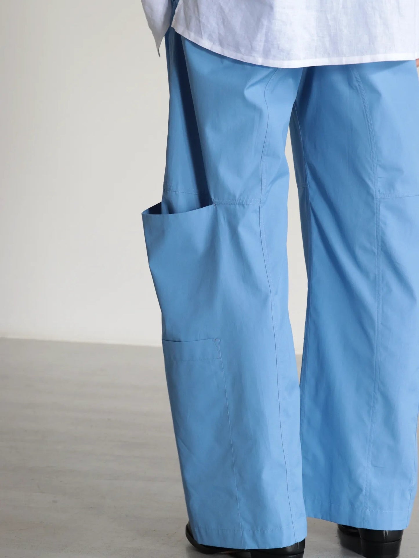 sagenation-parachute-trousers-azure-blue-4