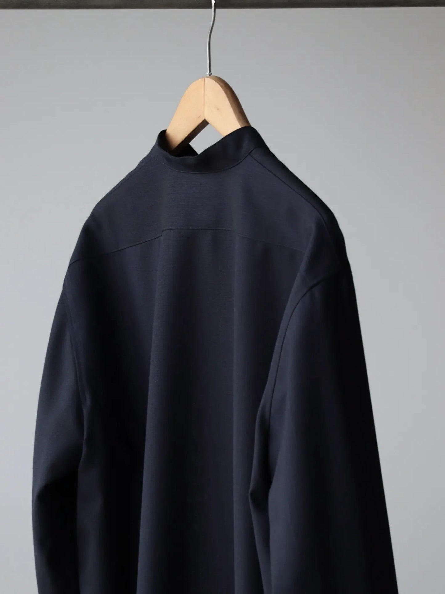 the-clasik-minimal-collarless-shirts-navy-9